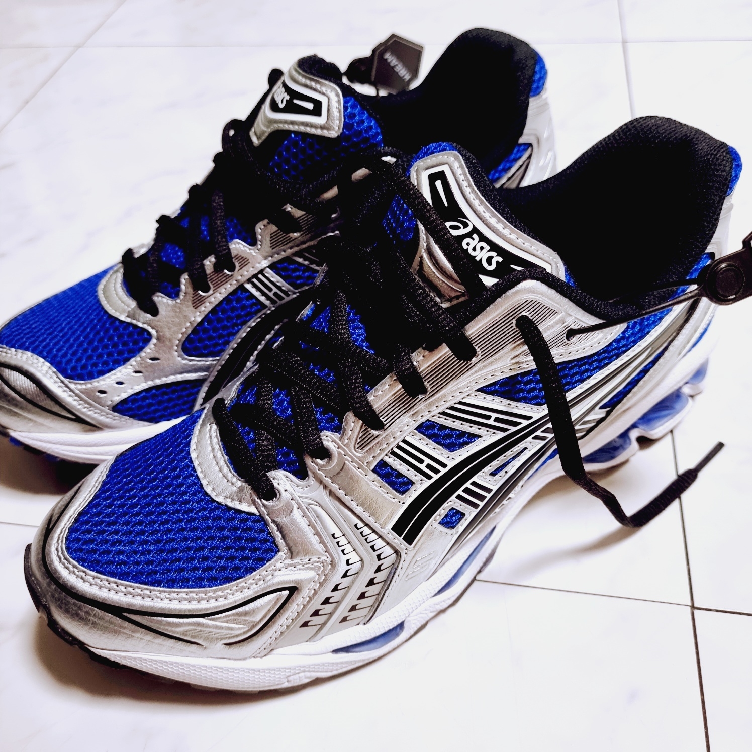 Asics Gel-Kayano 14 Monaco Blue Black 착용 스타일