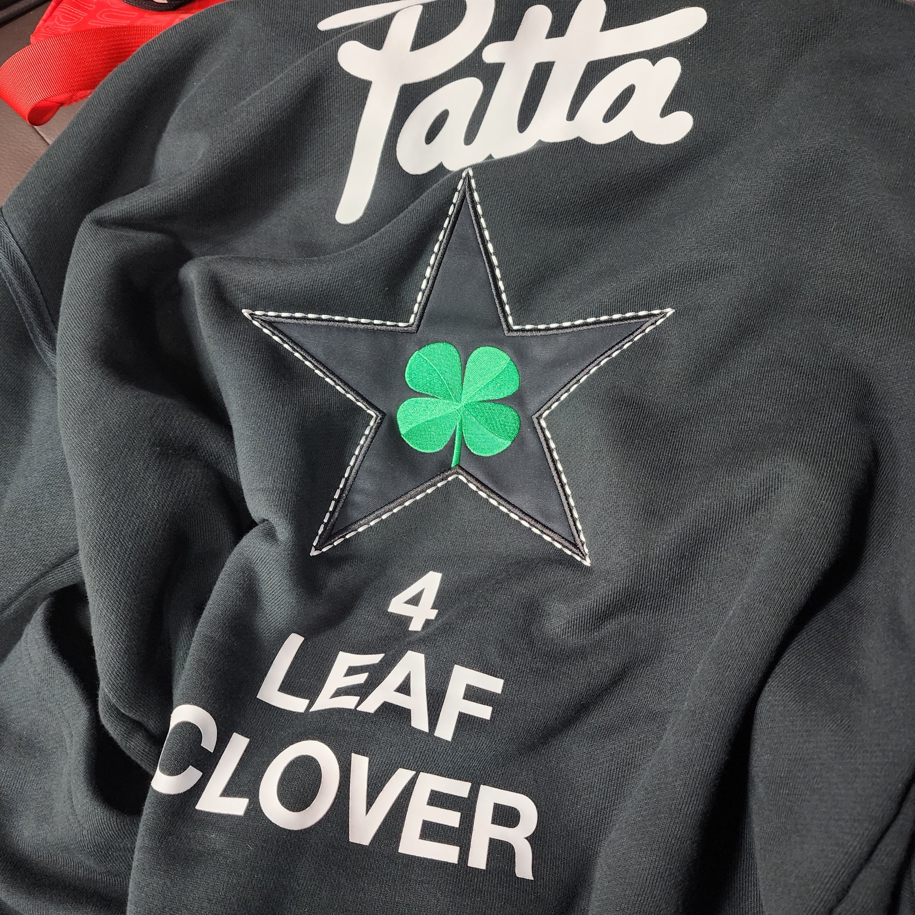 Converse x Patta Four Leaf Clover Utility Fleece Hoodie Black 착용 스타일