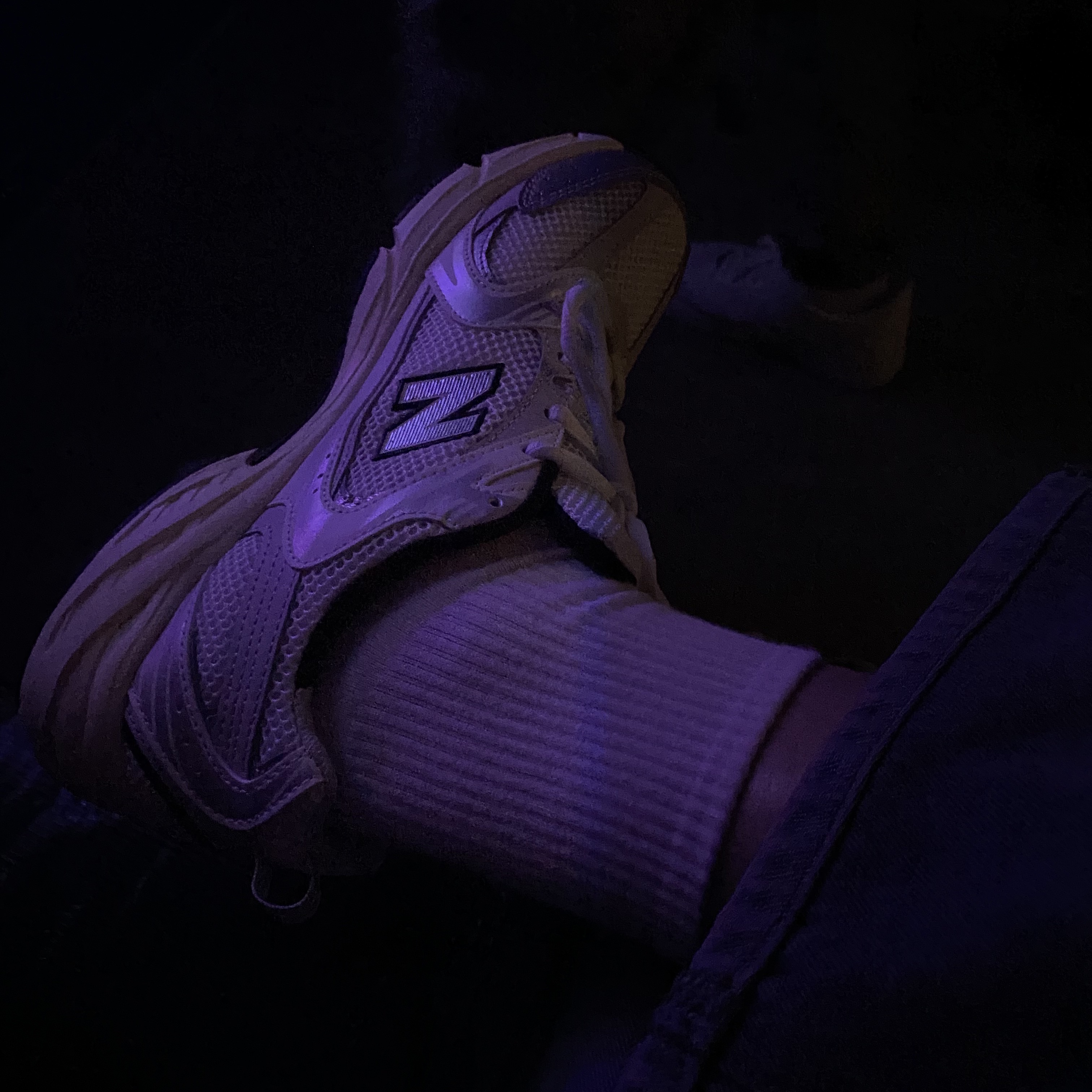 New Balance 530 Silver Cream 착용 스타일 - 3