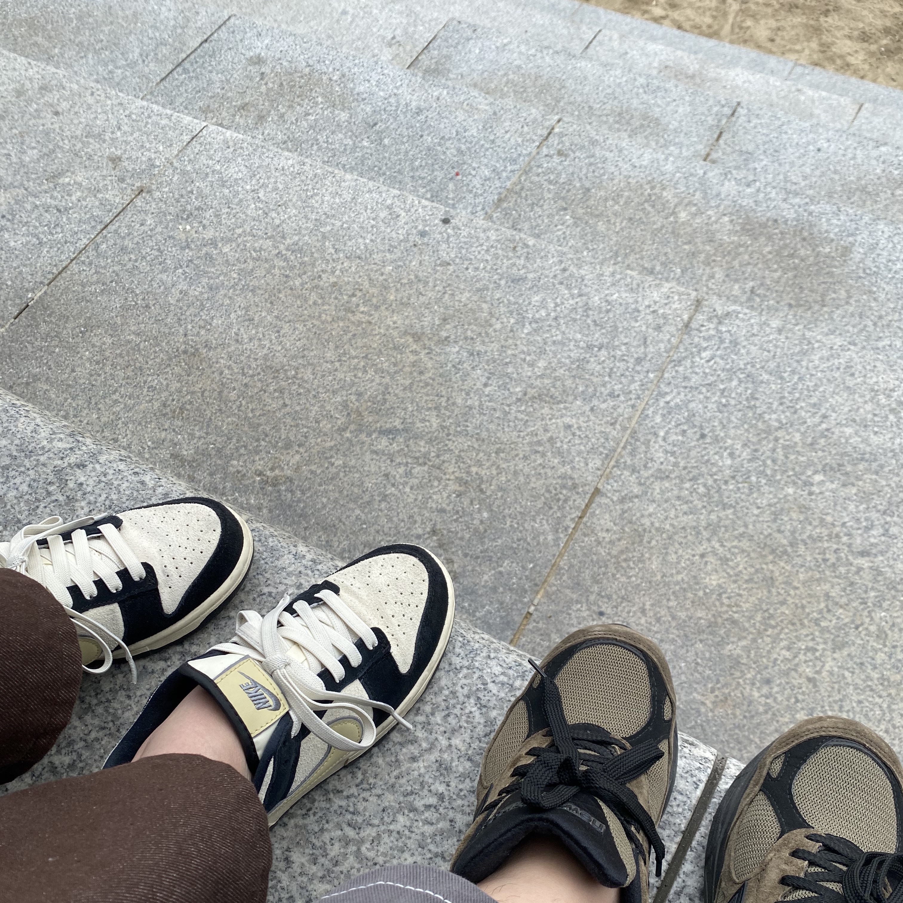 New Balance x JJJJound 990v3 Brown Black, (W) Nike Dunk Low LX Black Suede 착용 스타일