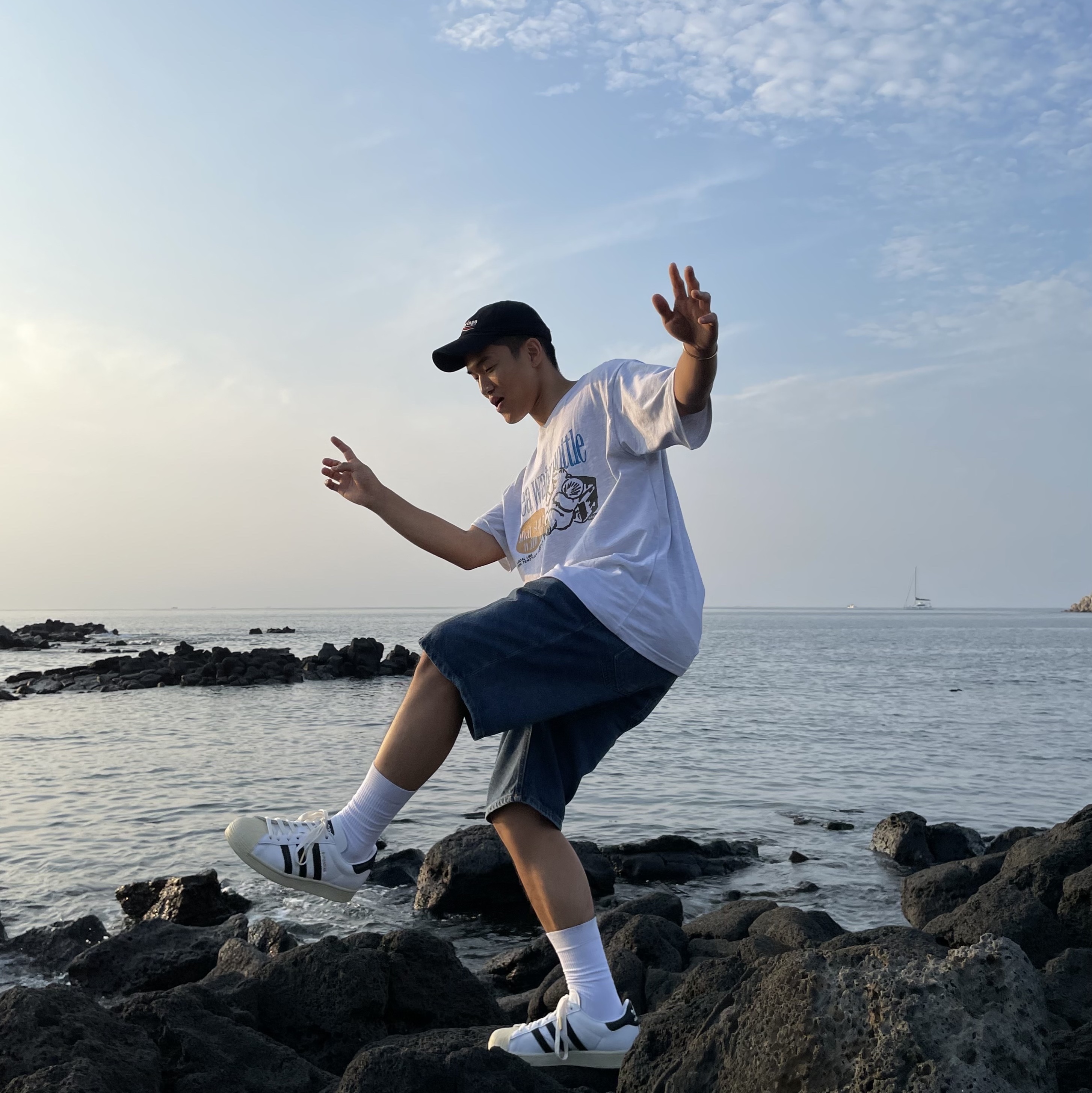 Adidas Superstar Premium White Black, Balenciaga Political Campaign Destroyed Cap Black 착용 스타일 - 1