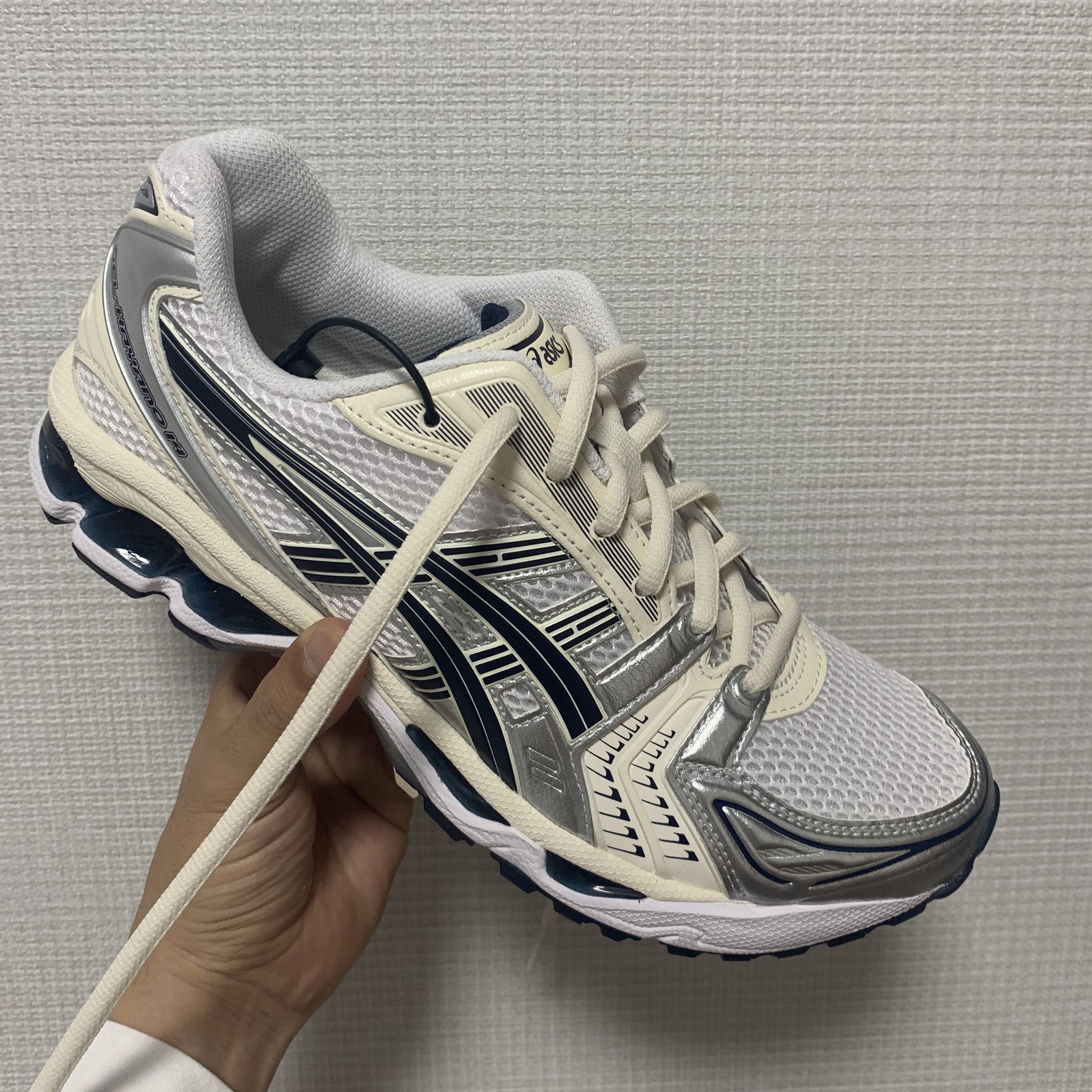 (W) Asics Gel-Kayano 14 White Midnight 착용 스타일 - 1