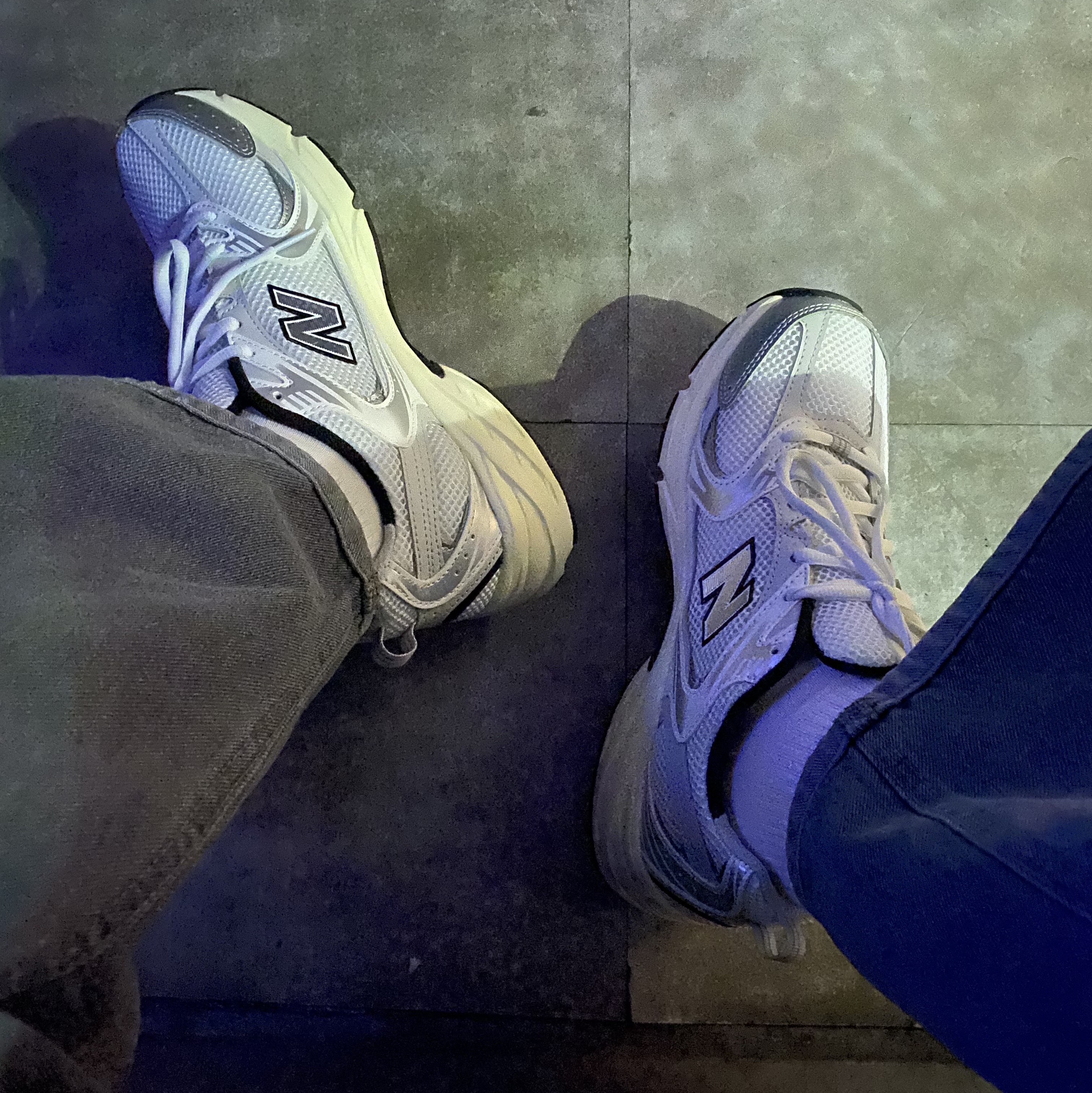 New Balance 530 Silver Cream 착용 스타일 - 2
