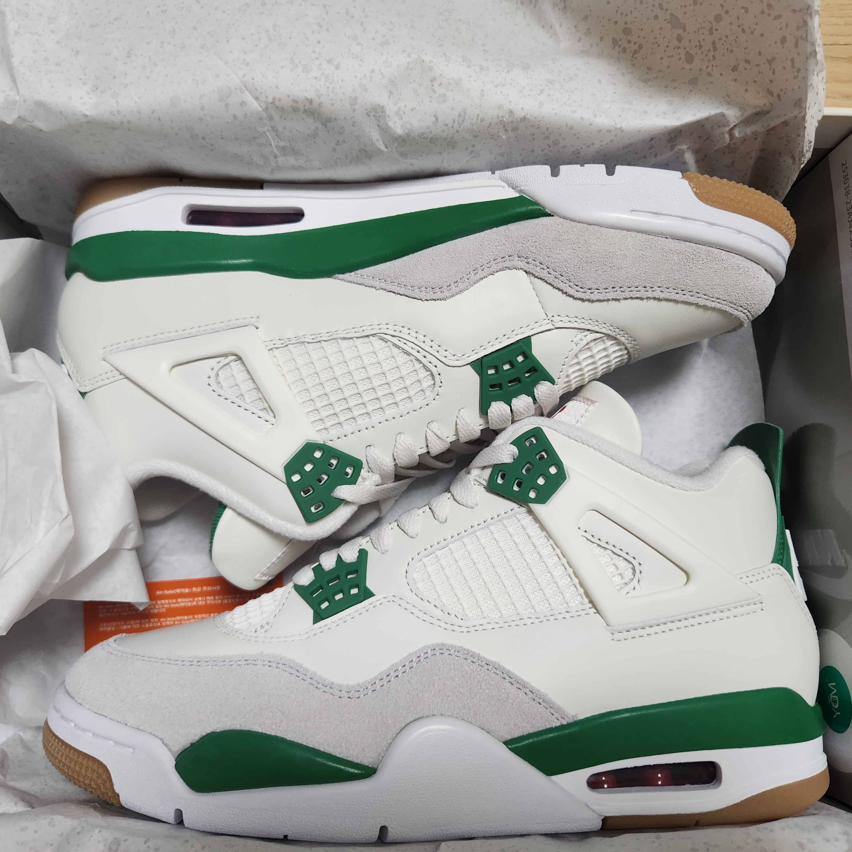 Jordan 4 x Nike SB Retro SP Pine Green 착용 스타일 - 3