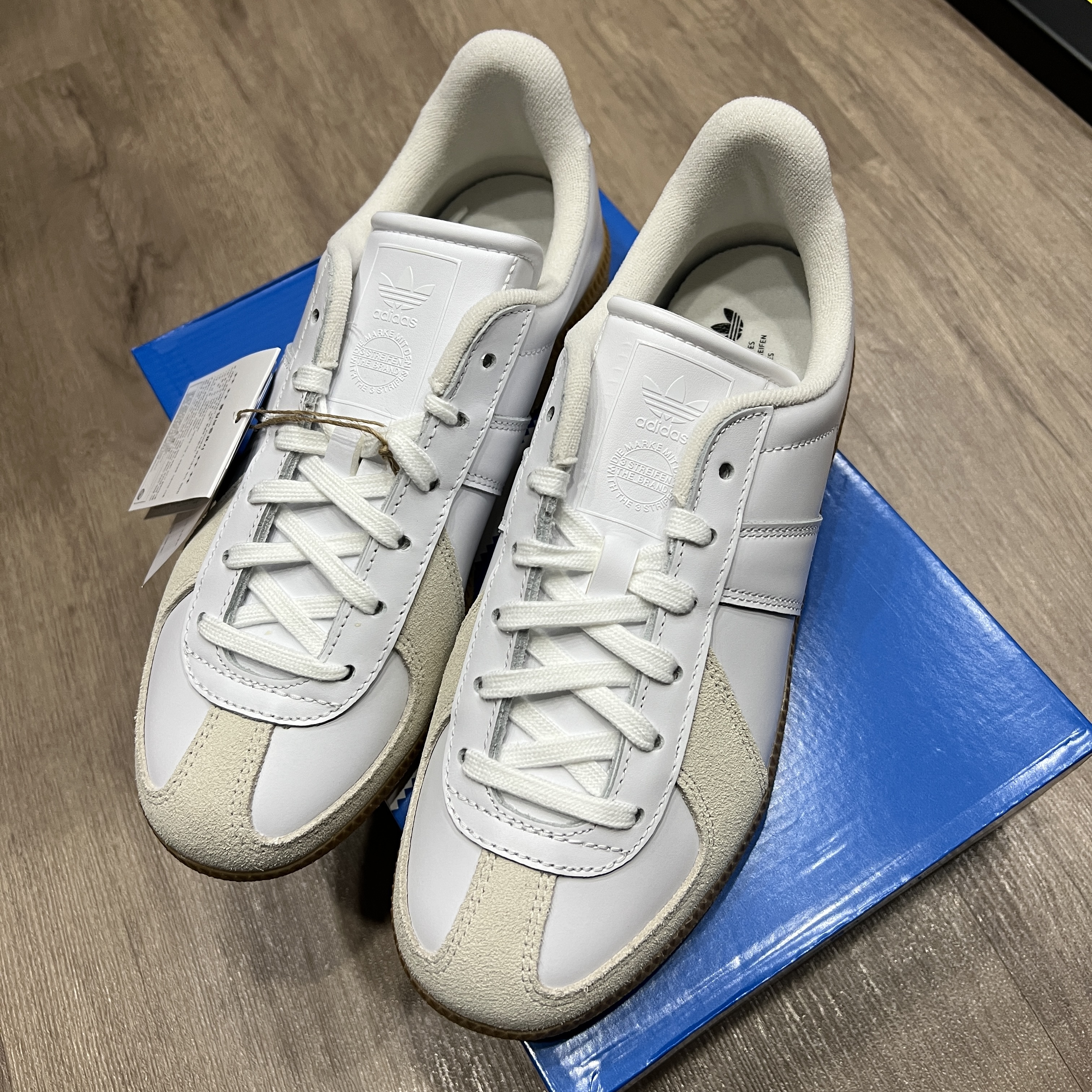 Adidas BW Army White 착용 스타일