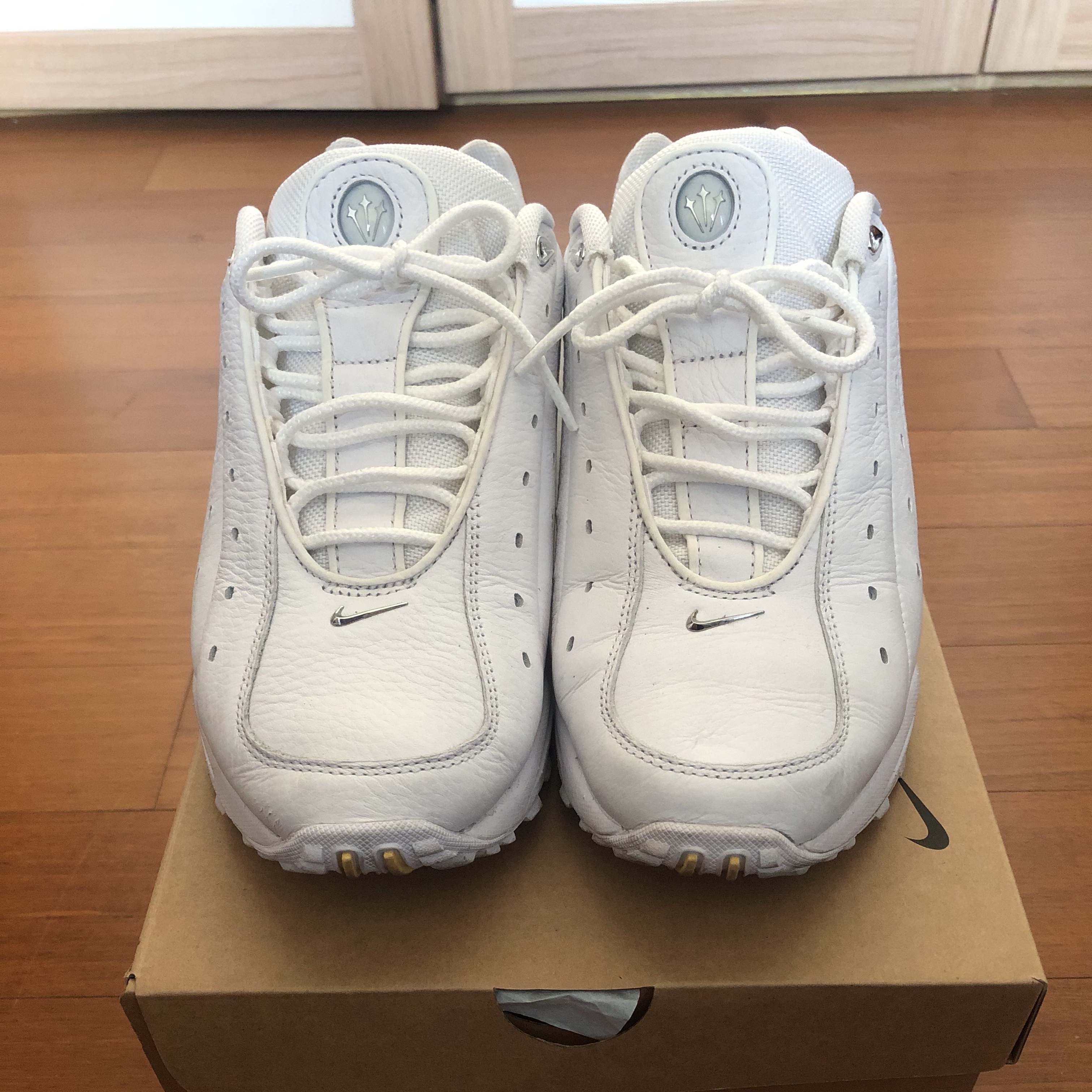 Nike x Drake Nocta Hot Step Air Terra Triple White 착용 스타일 - 1