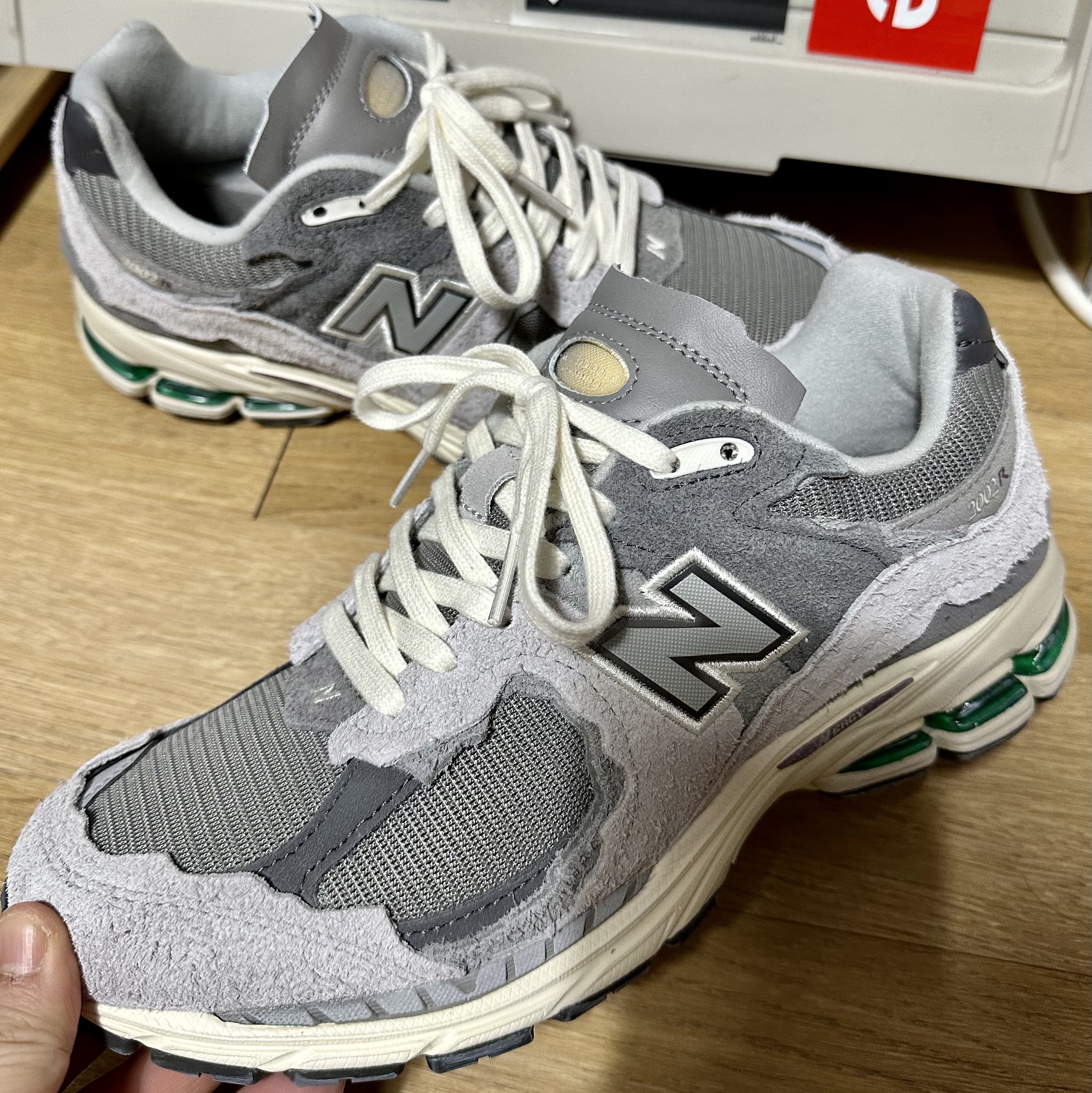 New Balance 2002R Protection Pack Rain Cloud 착용 스타일