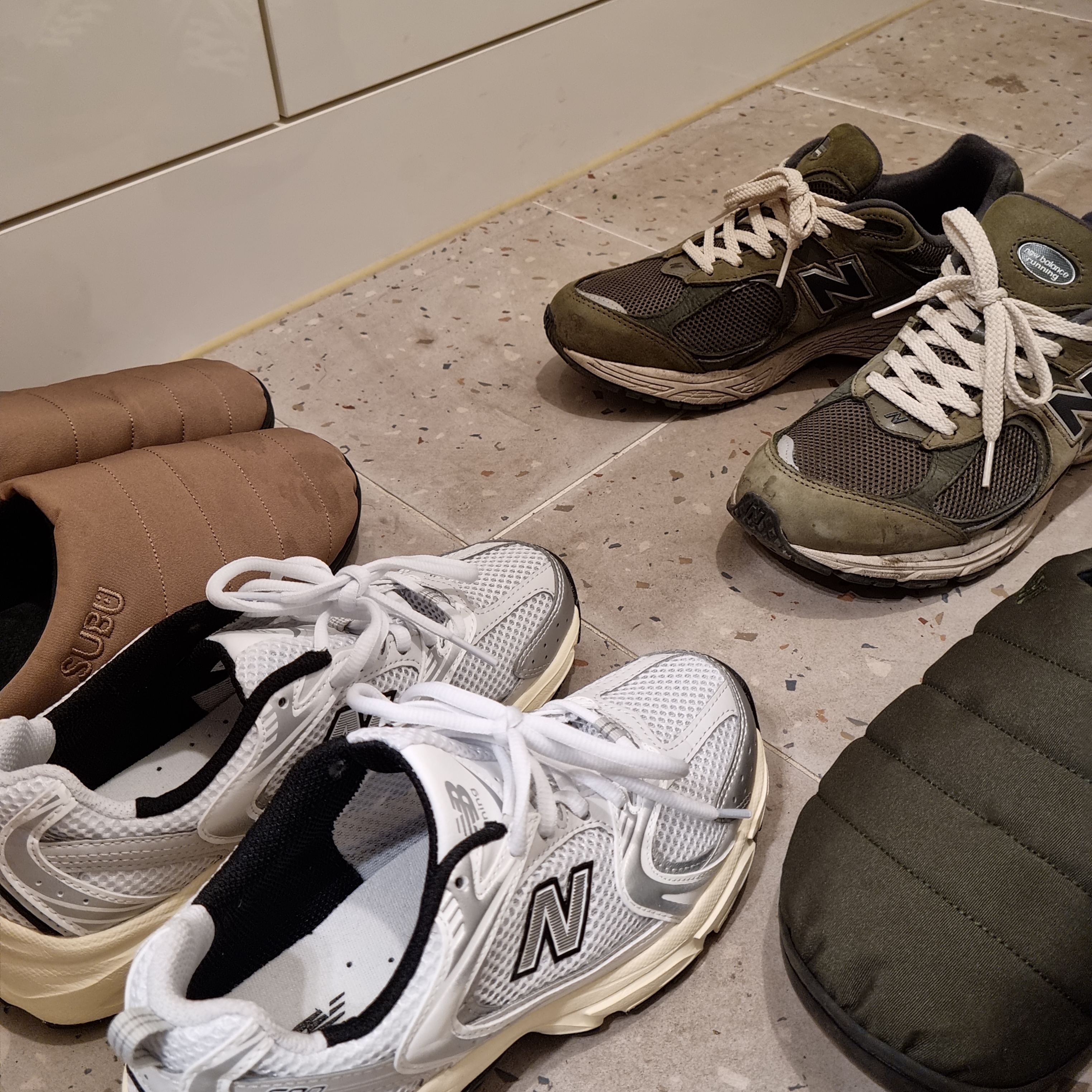 New Balance 530 Silver Cream 착용 스타일