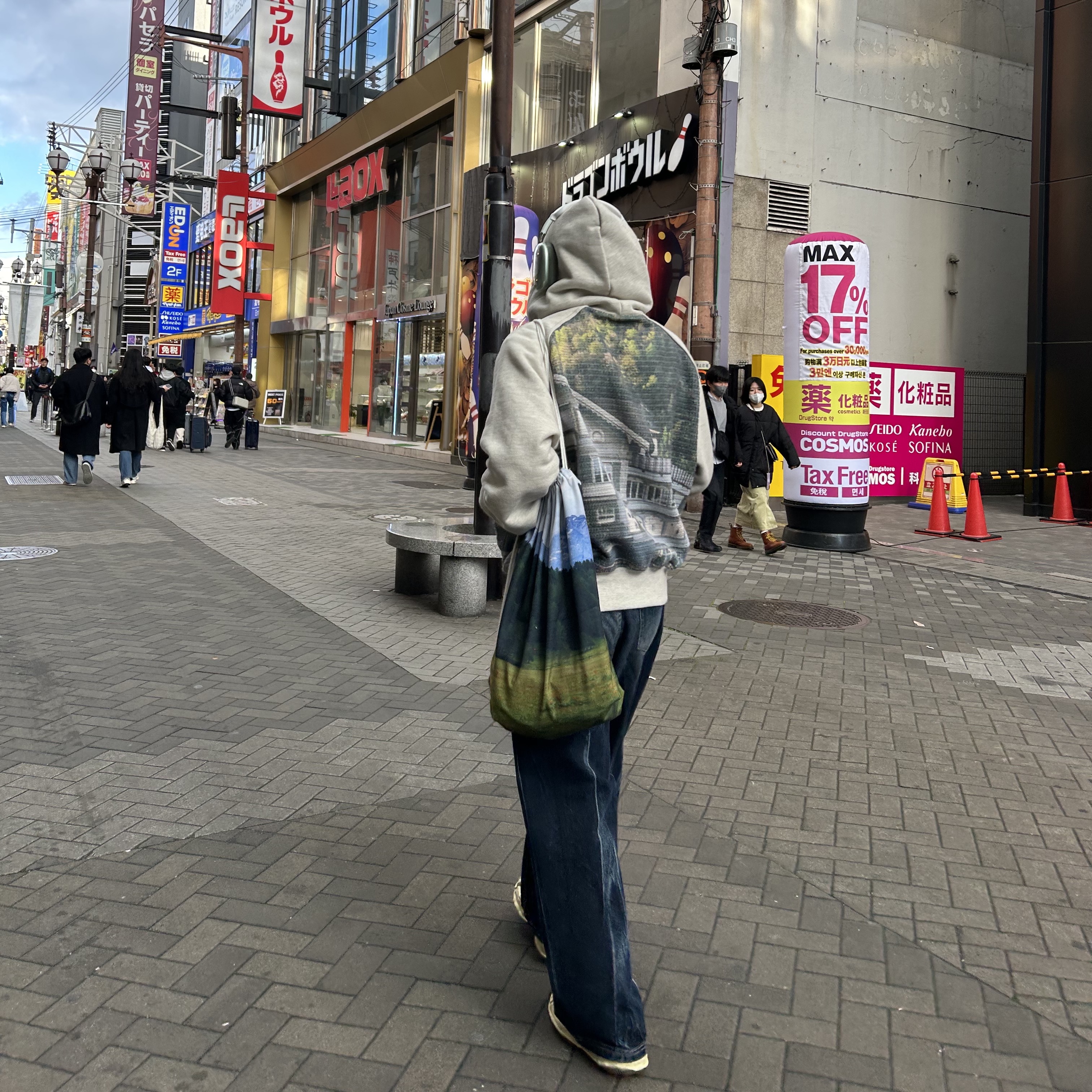 Maison Mihara Yasuhiro Blakey VL OG Sole Leather Low-top Sneakers White, Apple AirPods Max Lightning Green (Korean Ver.) 착용 스타일 - 2