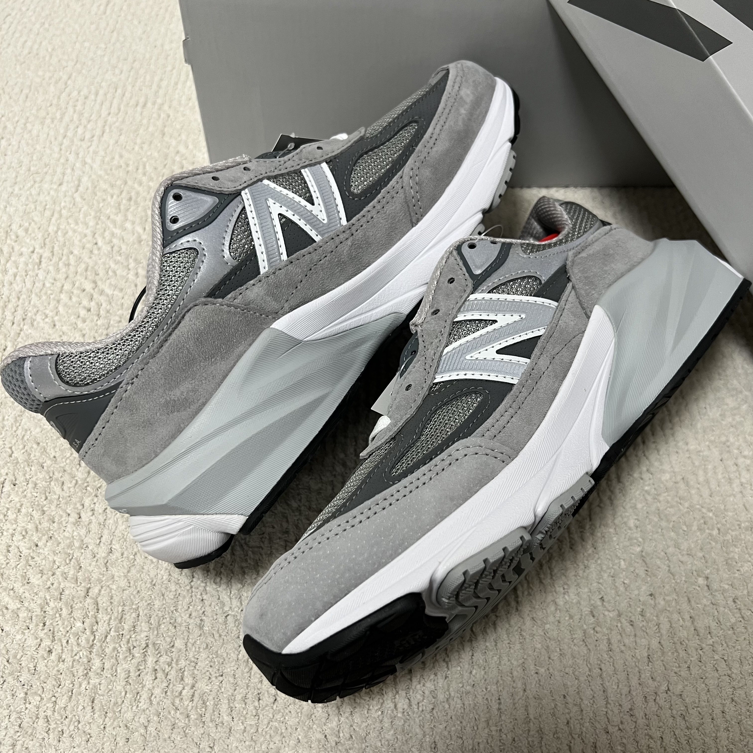 New Balance 990v6 Made in USA Grey - D Standard 착용 스타일