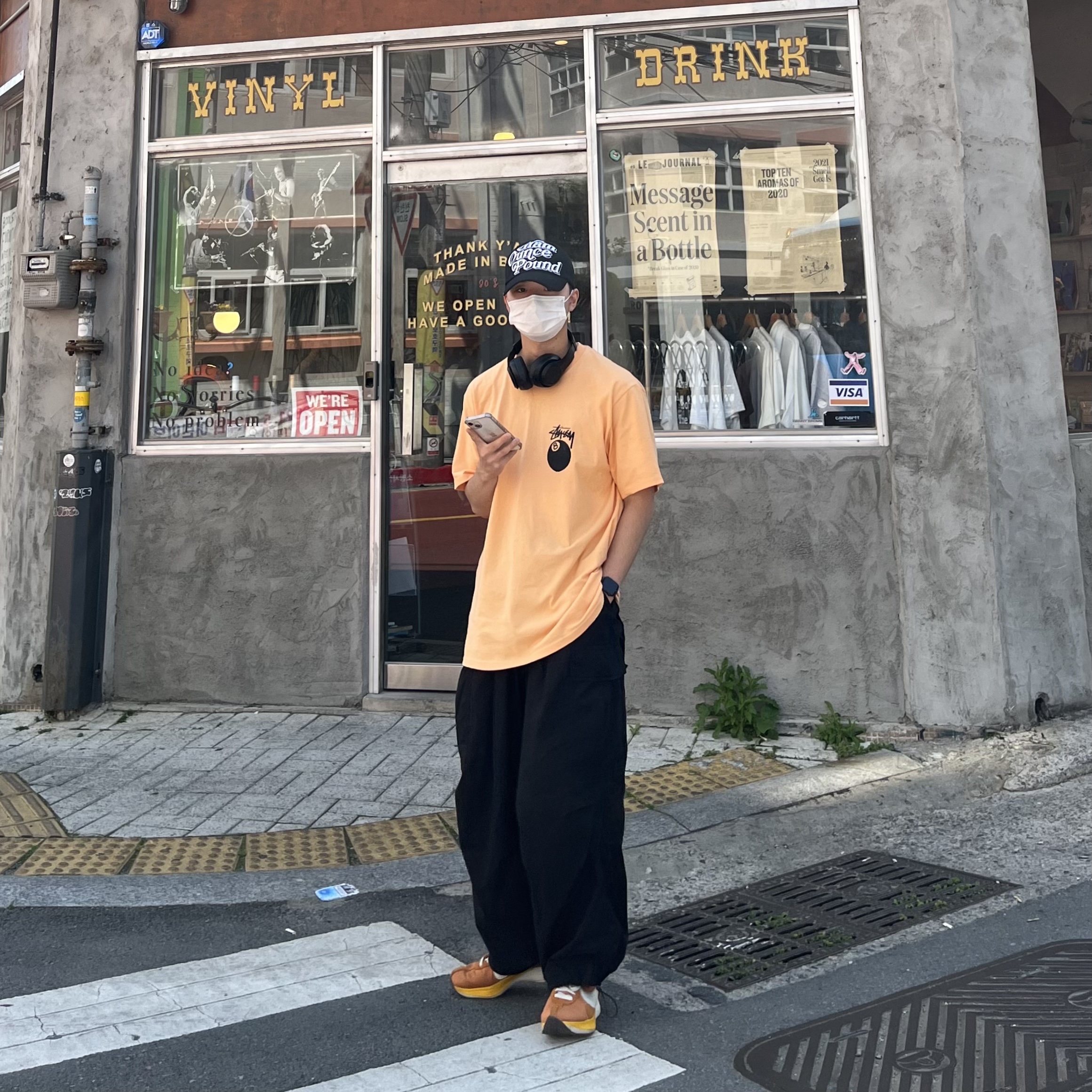 Nike Moon Racer Monarch, Stussy 8 Ball T-Shirt Peach - 21SS 착용 스타일