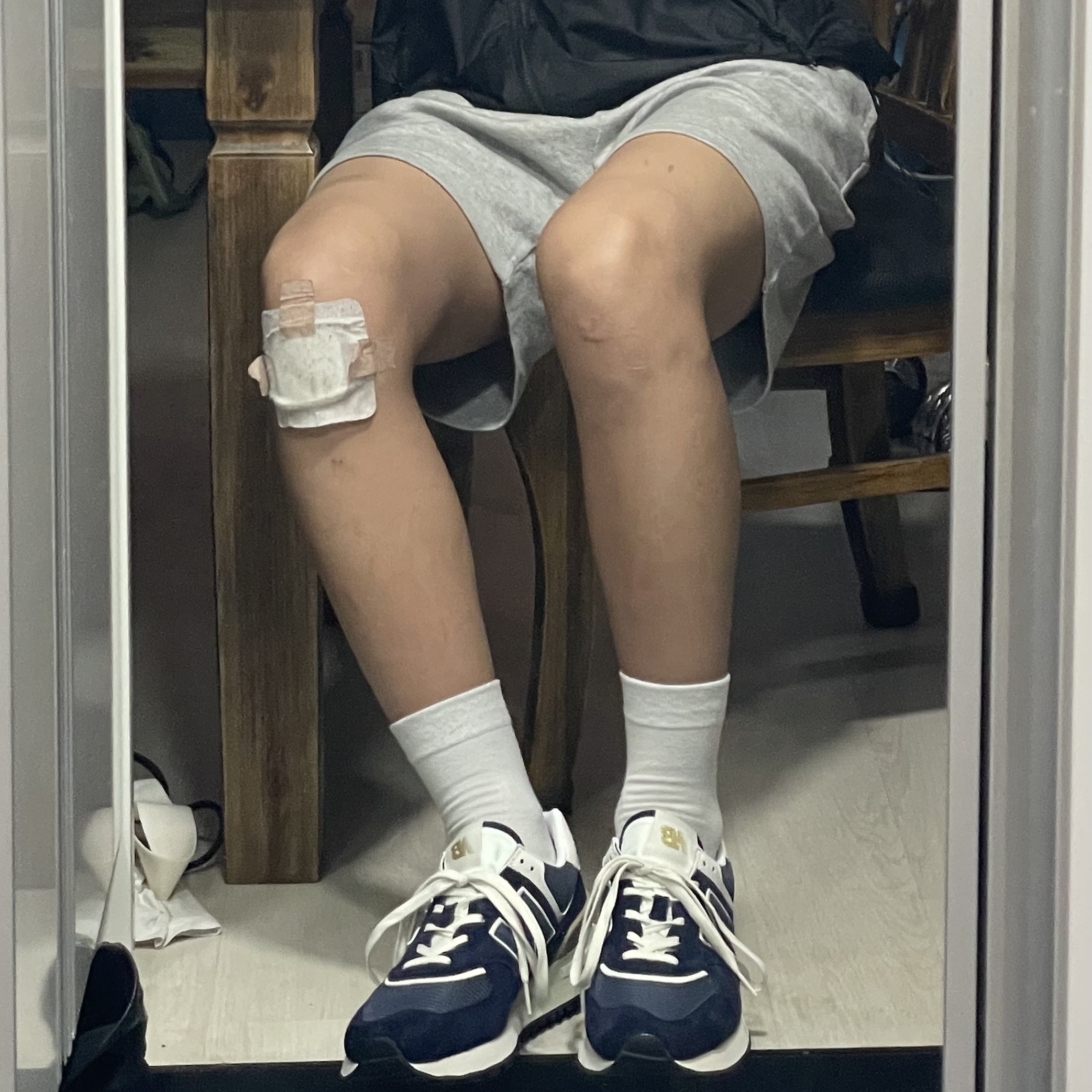 New Balance 574 Legacy Navy 착용 스타일