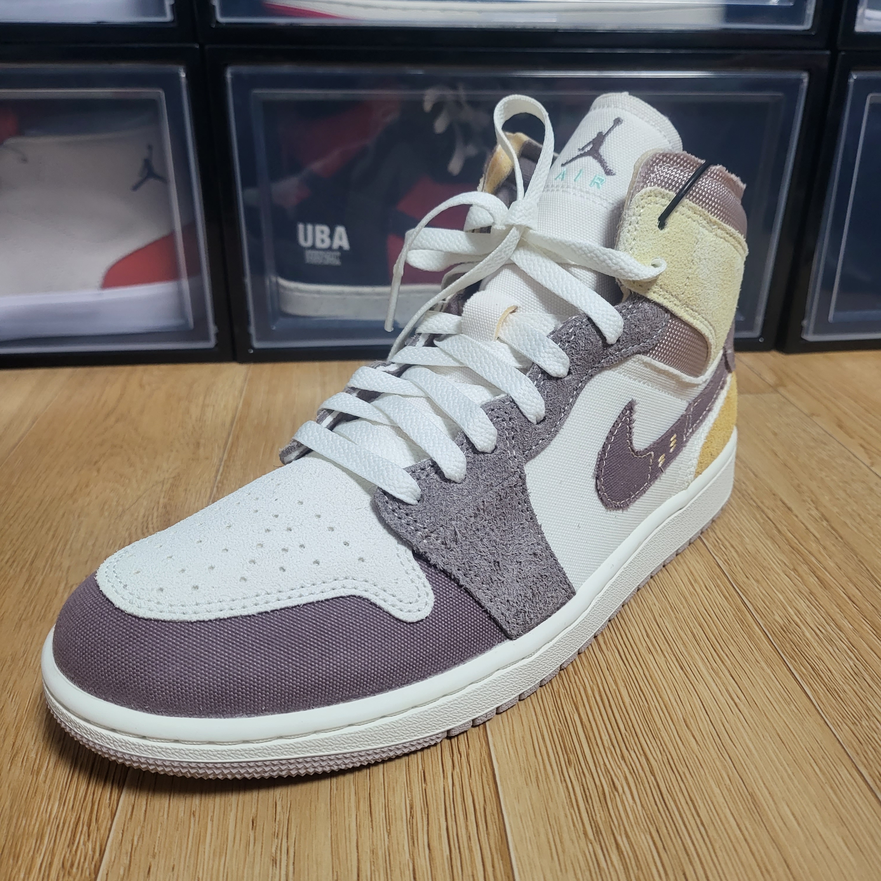 Jordan 1 Mid SE Craft Taupe Haze 착용 스타일