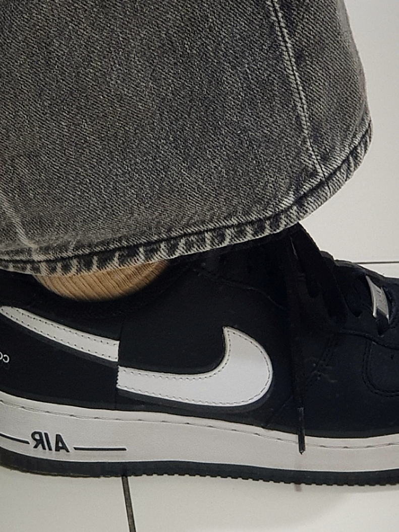 Nike x Comme des Garcons Shirt x Supreme Air Force 1 Low 2018, Our Legacy Extended Third Cut Black Grey 착용 스타일