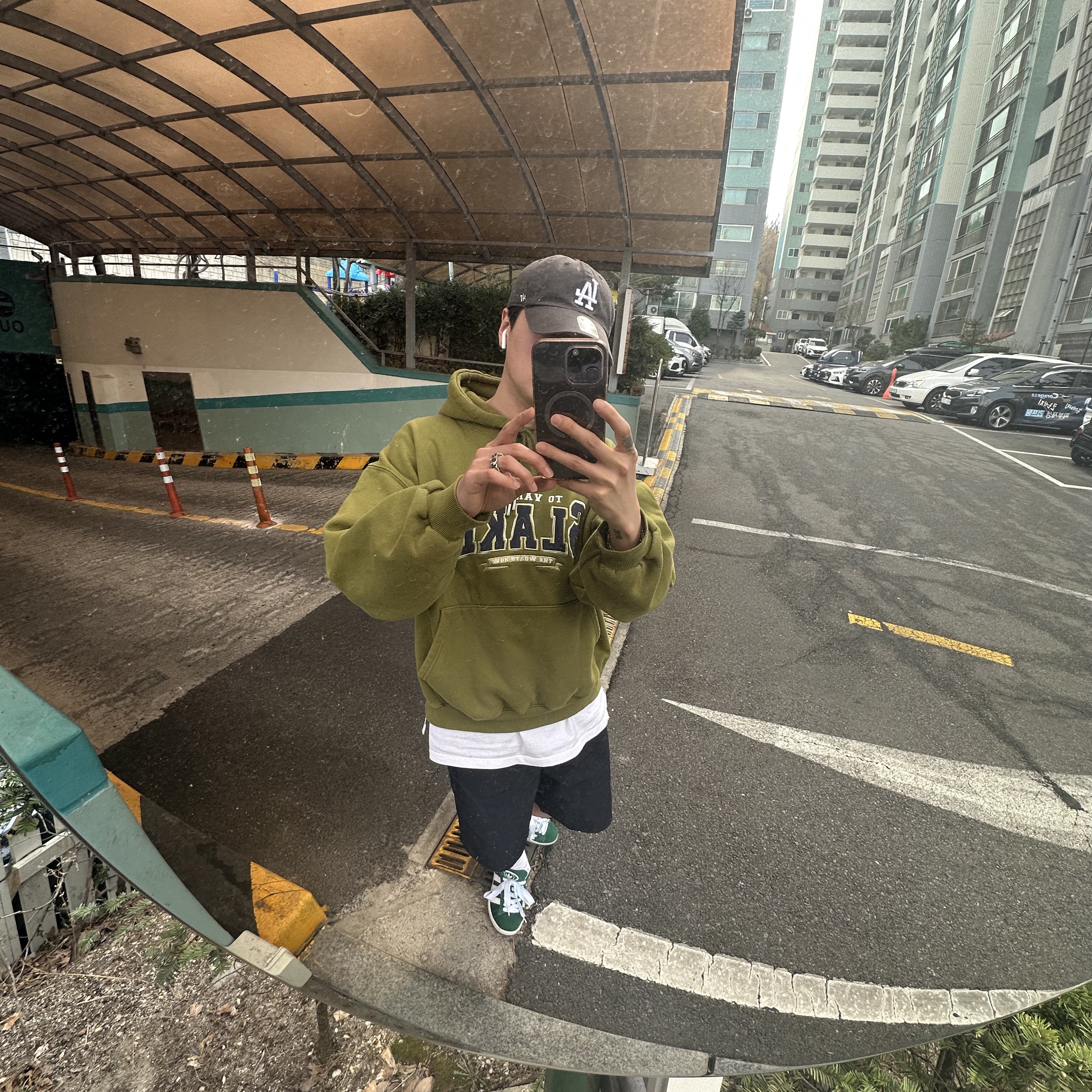 Adidas Campus 00s St Forest Glade 착용 스타일 - 2