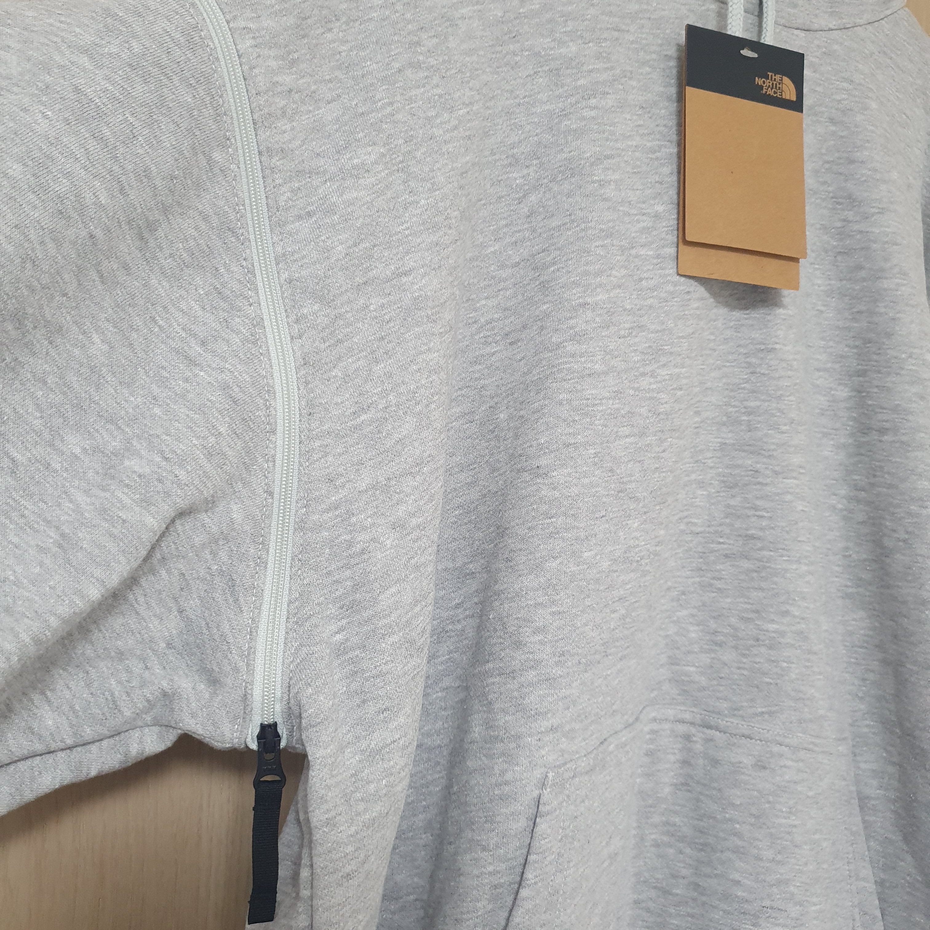 Supreme x The North Face Convertible Hooded Sweatshirt Heather Grey - 23SS 착용 스타일 - 2
