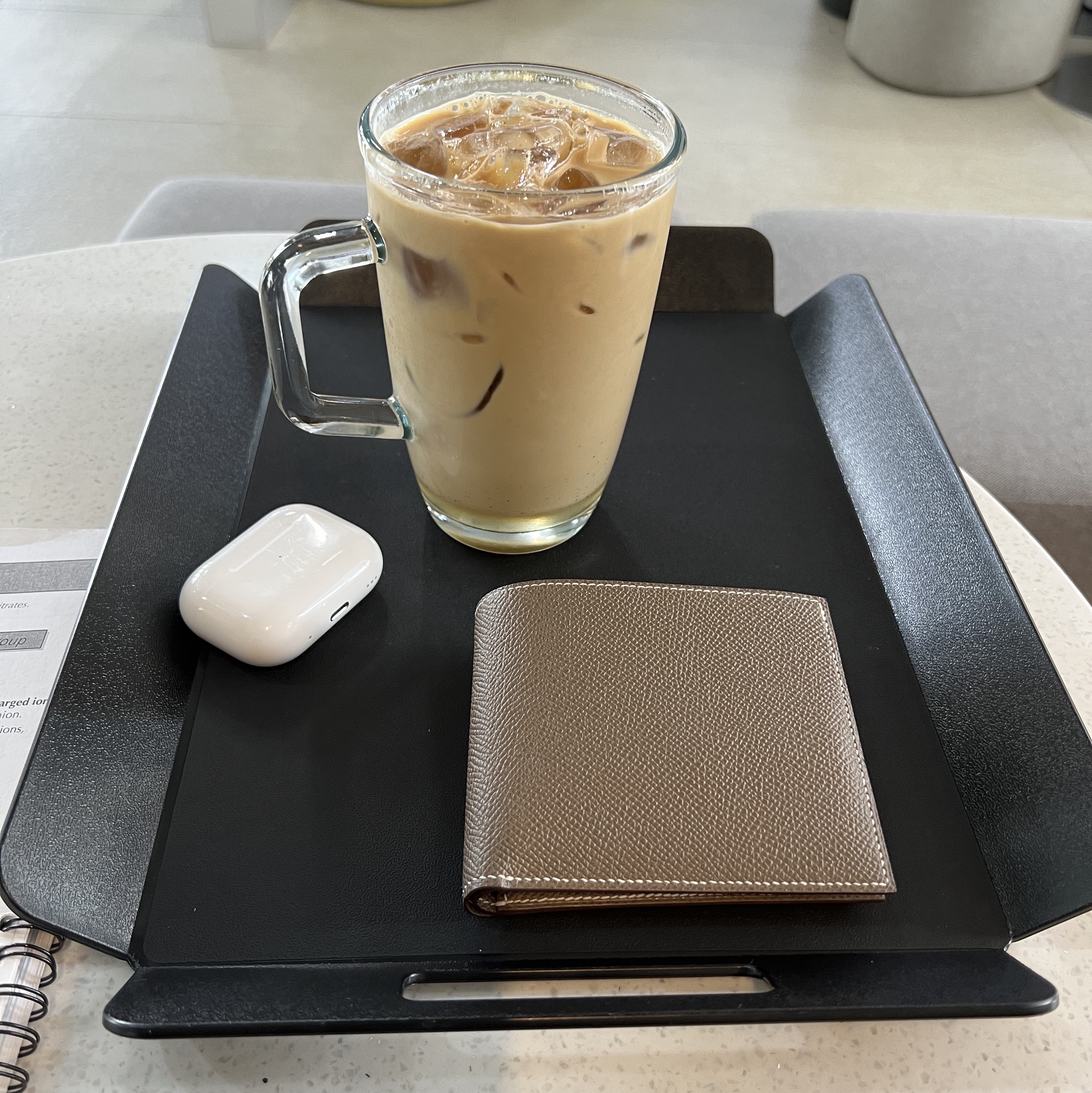 Hermes MC² Copernic Wallet Epsom & Etoupe 착용 스타일 - 2