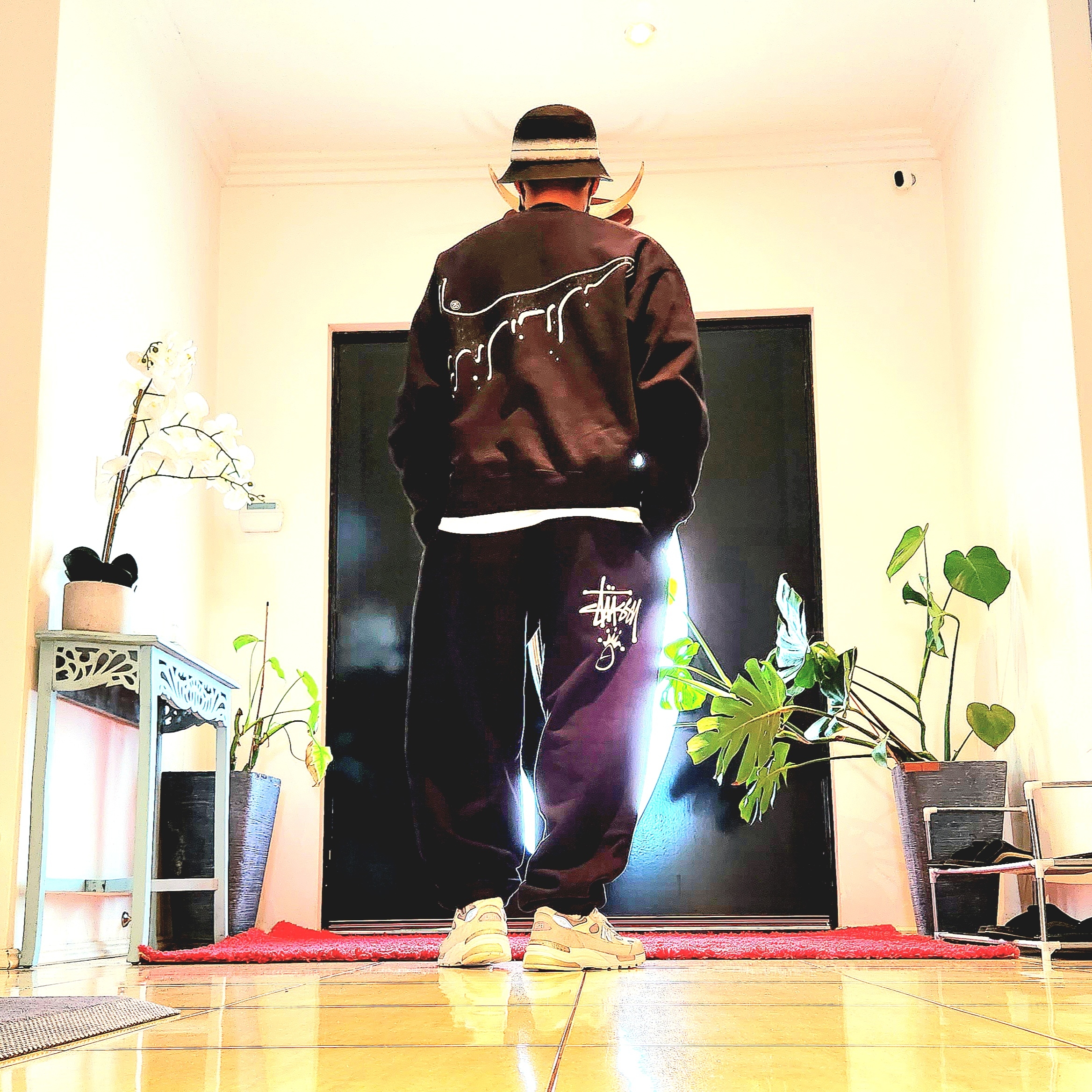 Nike x Stussy NRG Washed Fleece Crewneck Black (DO5310-010), Nike x Stussy NRG Washed Fleece Pants Black (DO5296-010) 착용 스타일 - 1