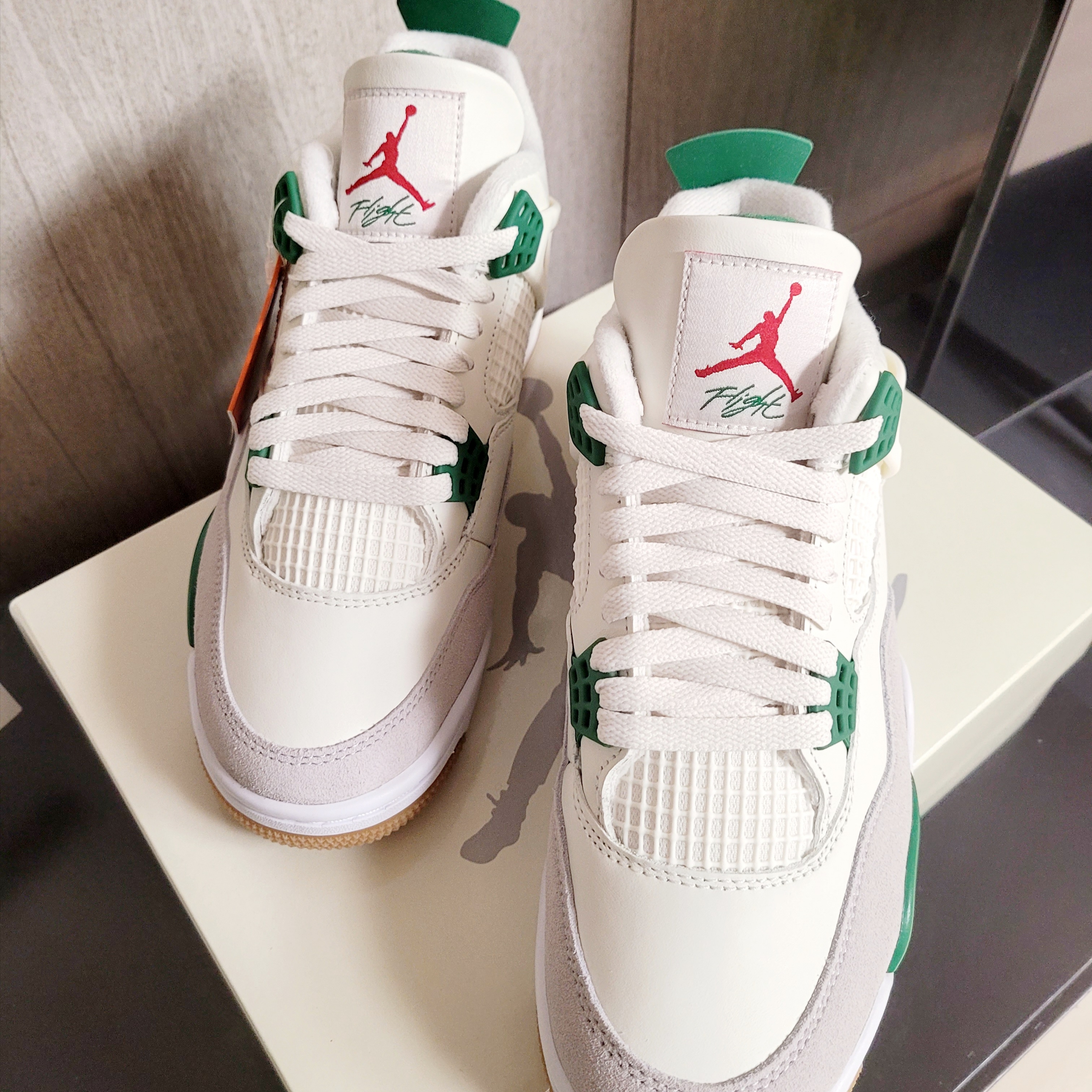 Jordan 4 x Nike SB Retro SP Pine Green 착용 스타일 - 3