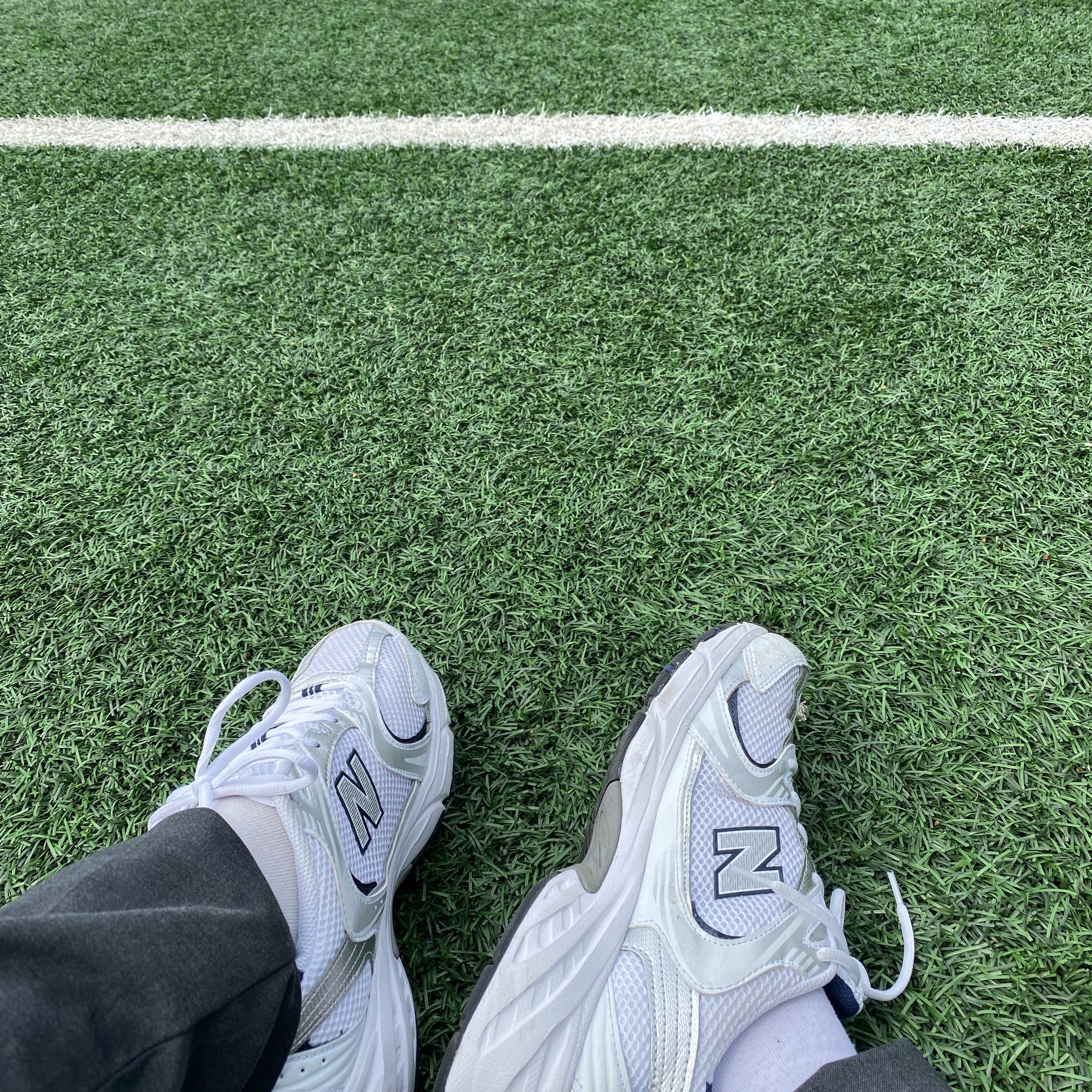 New Balance 530 White 착용 스타일