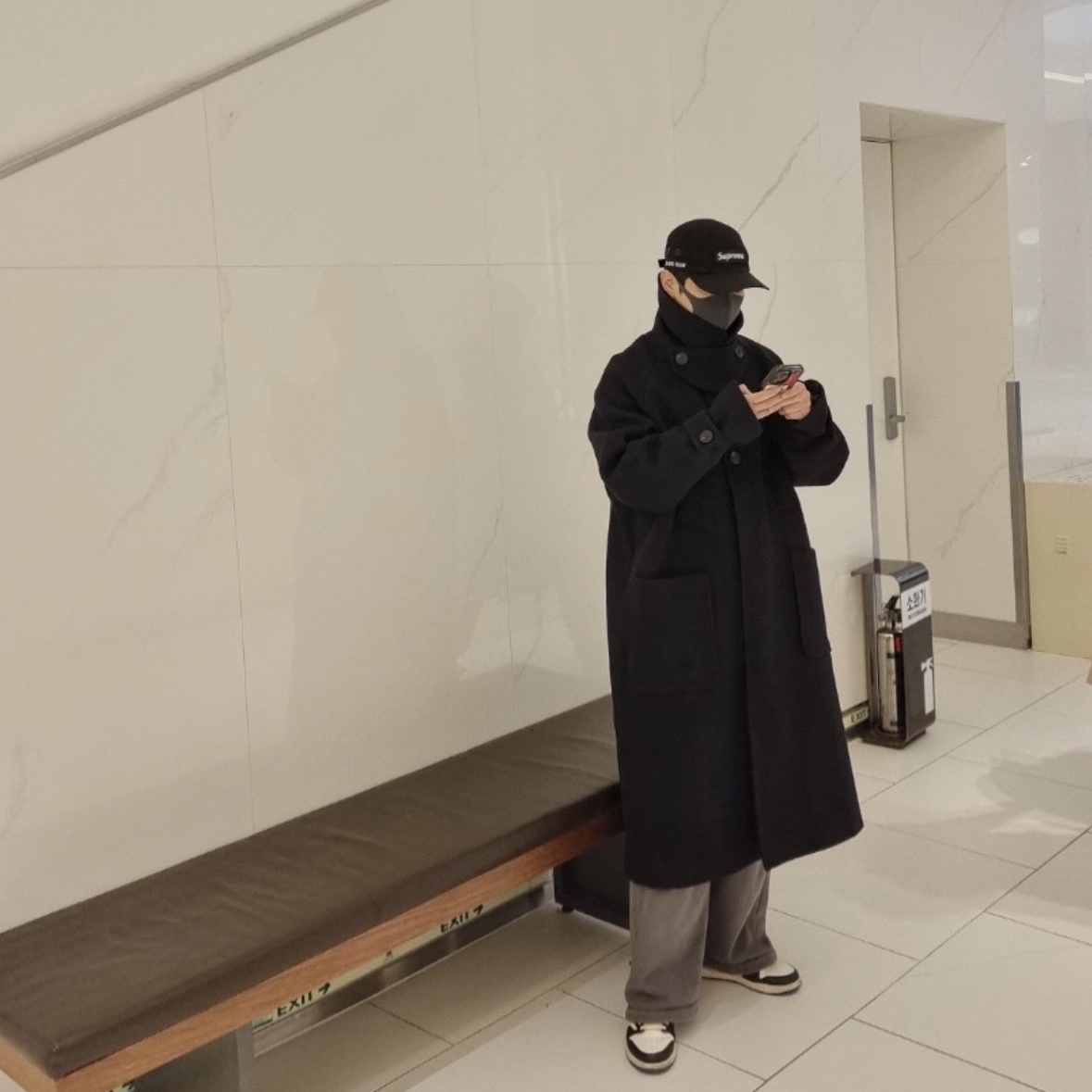 Undermycar Legion.02 Balmacaan Oversized Wool Coat Black, Supreme Military Camp Cap Black - 22SS 착용 스타일
