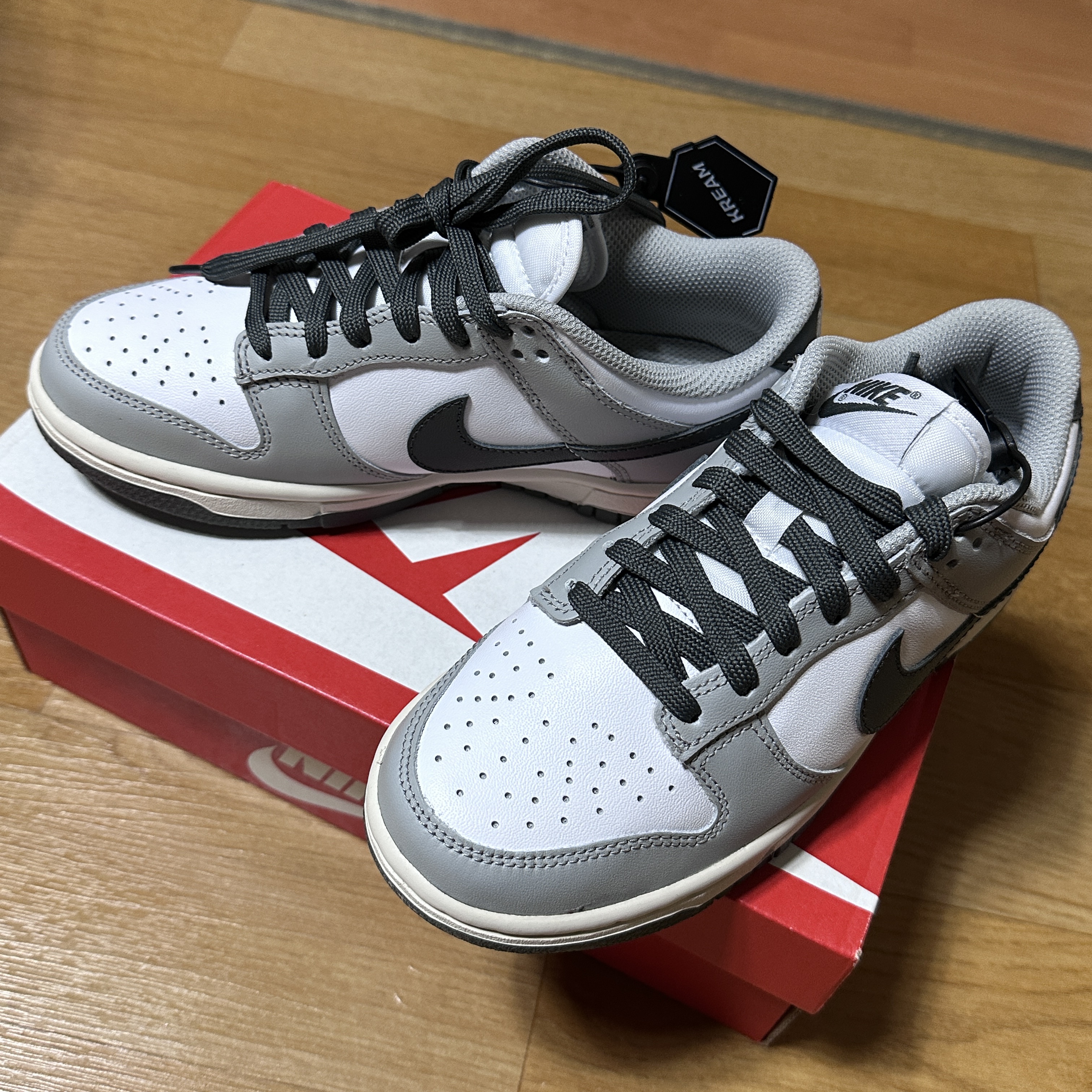(W) Nike Dunk Low Light Smoke Grey 착용 스타일