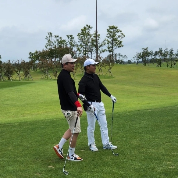 Jordan 4 Golf White Military Blue, Jordan 1 Low Golf Starfish 착용 스타일