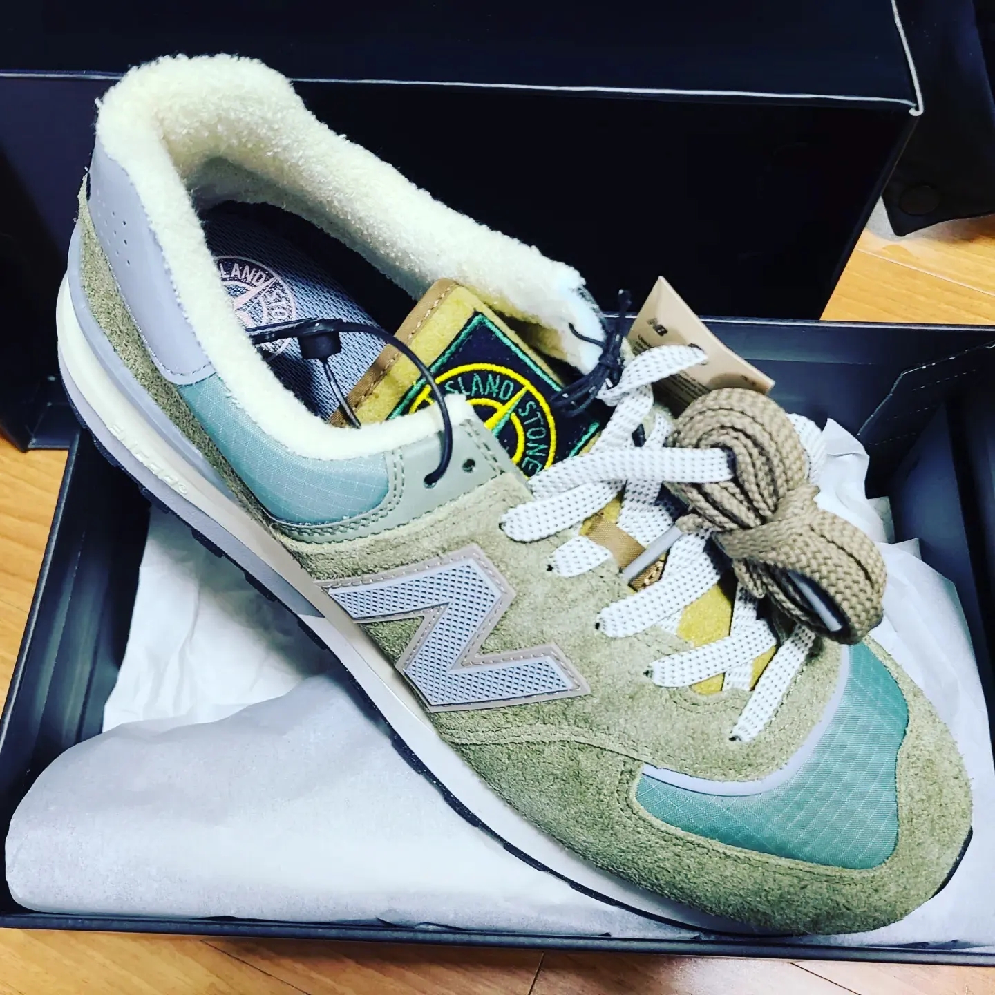 New Balance x Stone Island 574 Legacy Green 착용 스타일