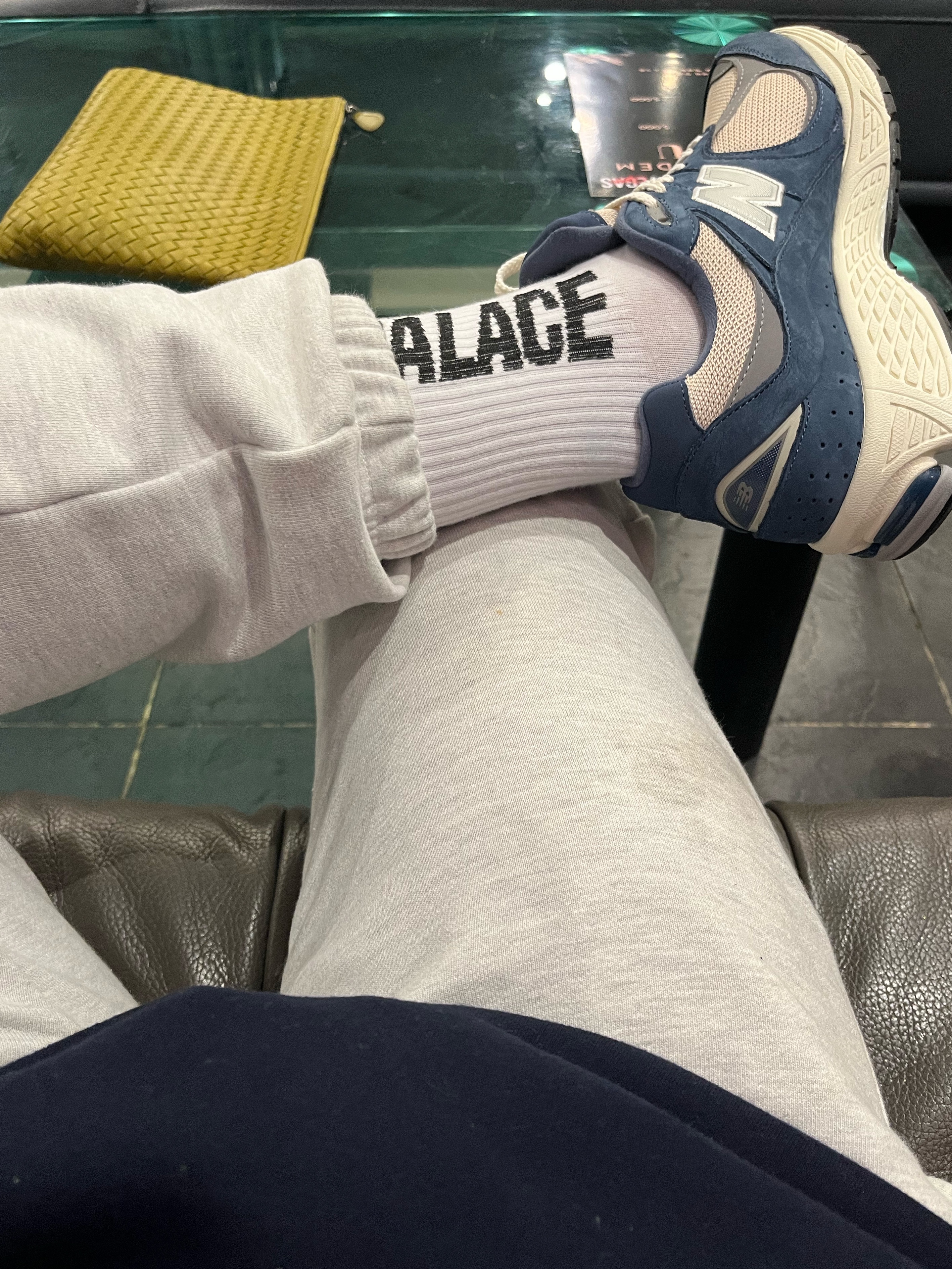 New Balance 2002R Vintage Indigo 착용 스타일