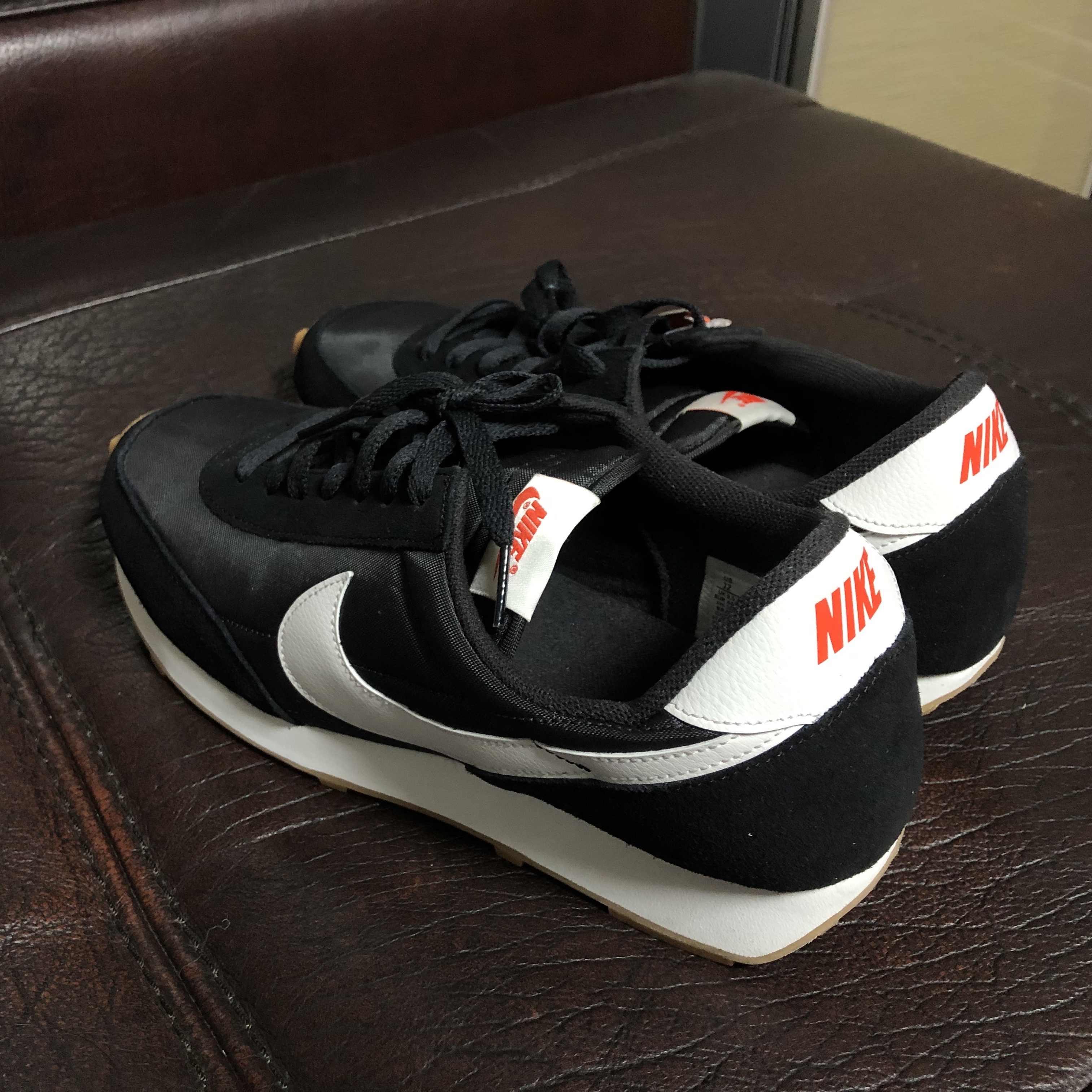 (W) Nike Daybreak Black White 착용 스타일