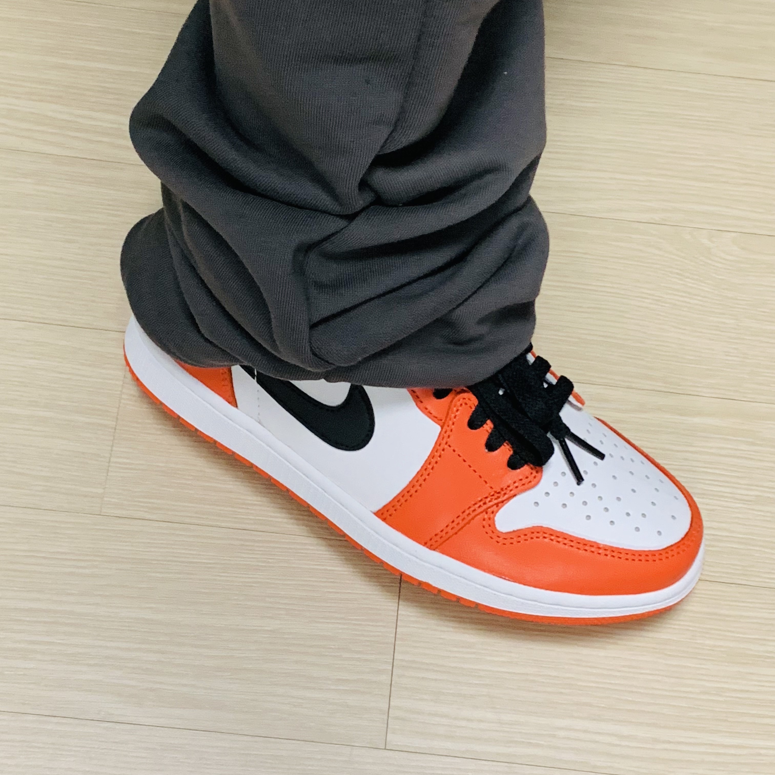 Jordan 1 Low OG Starfish 착용 스타일