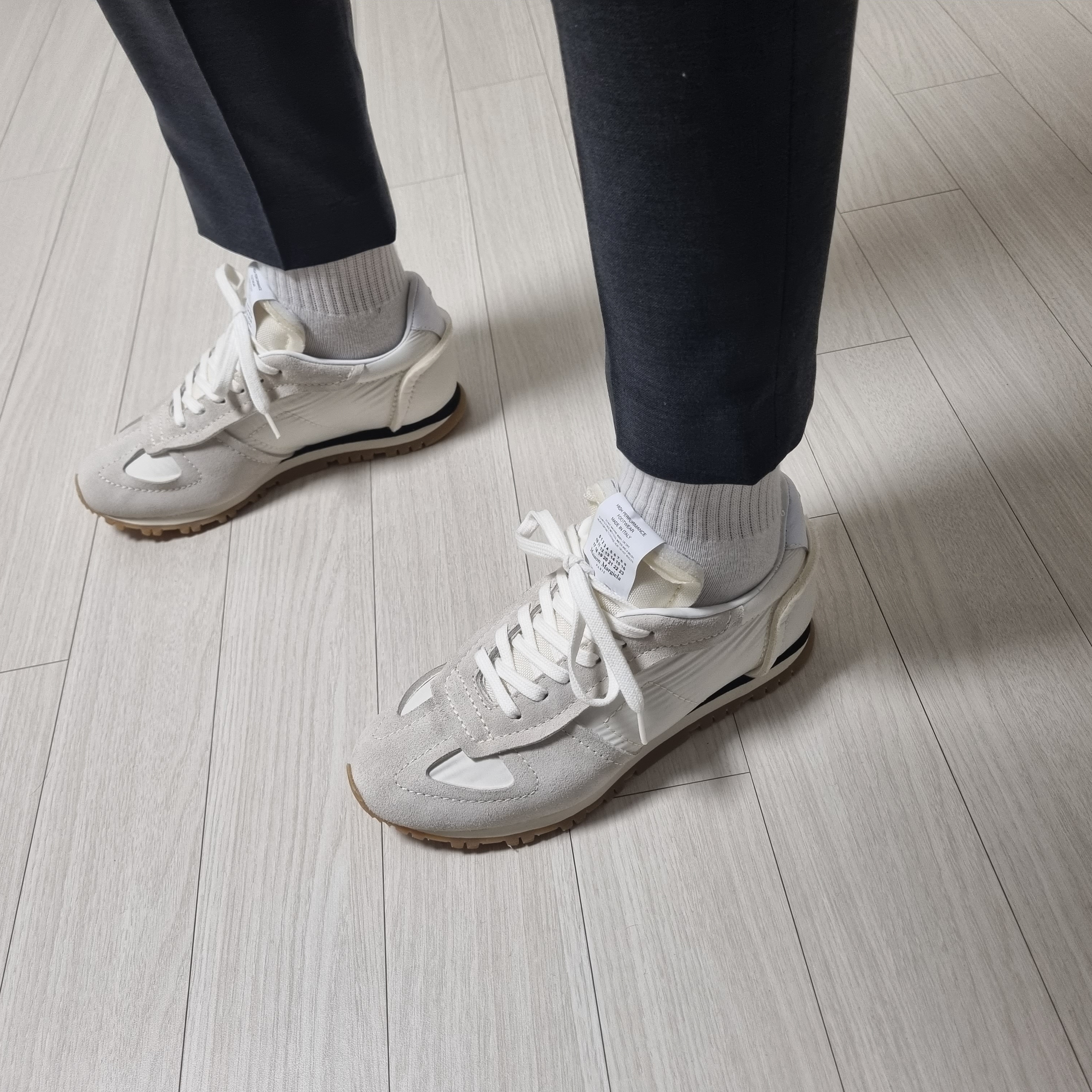 (W) Maison Margiela Retro Runners White 착용 스타일 - 4