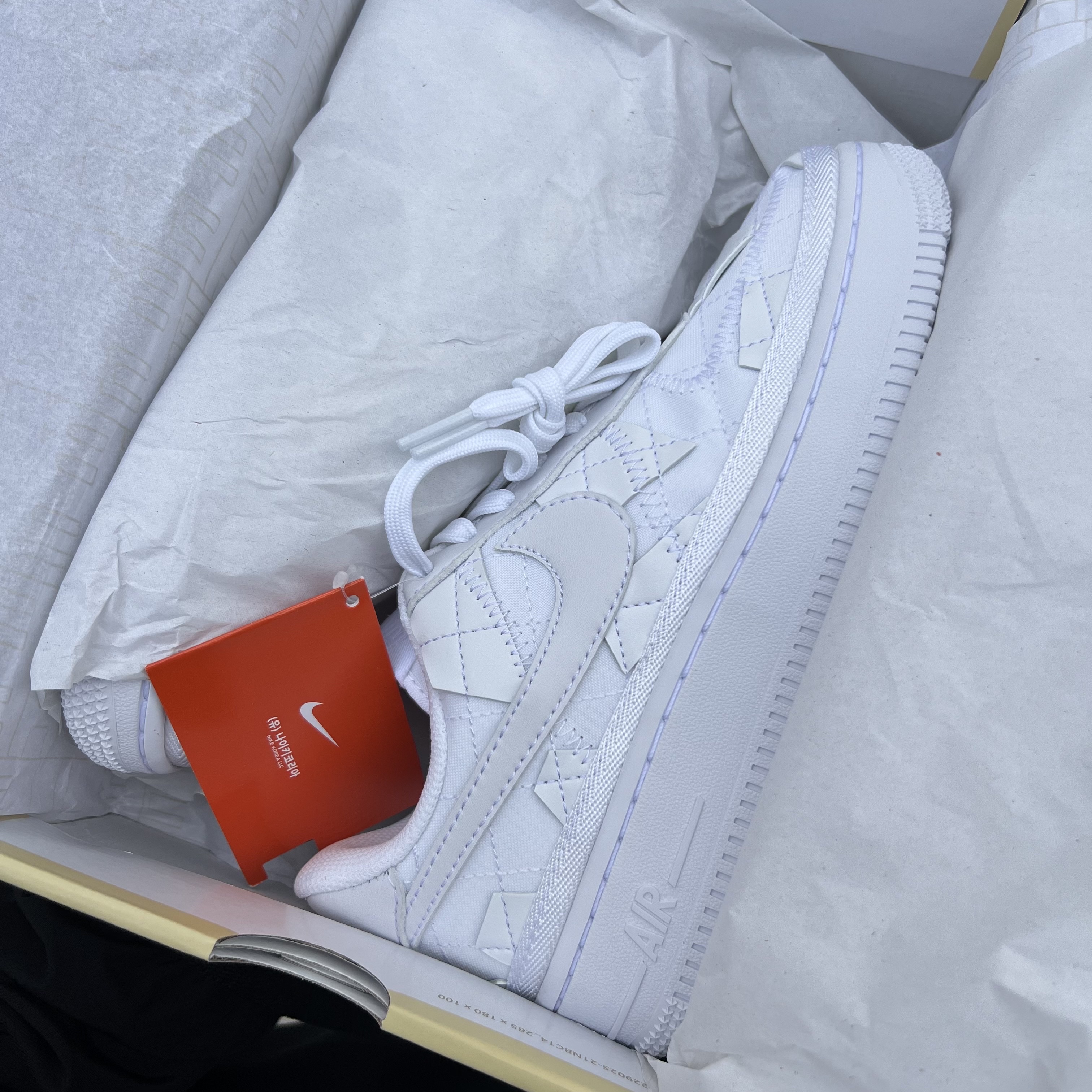 Nike x Billie Eilish Air Force 1 Low SP Triple White 착용 스타일