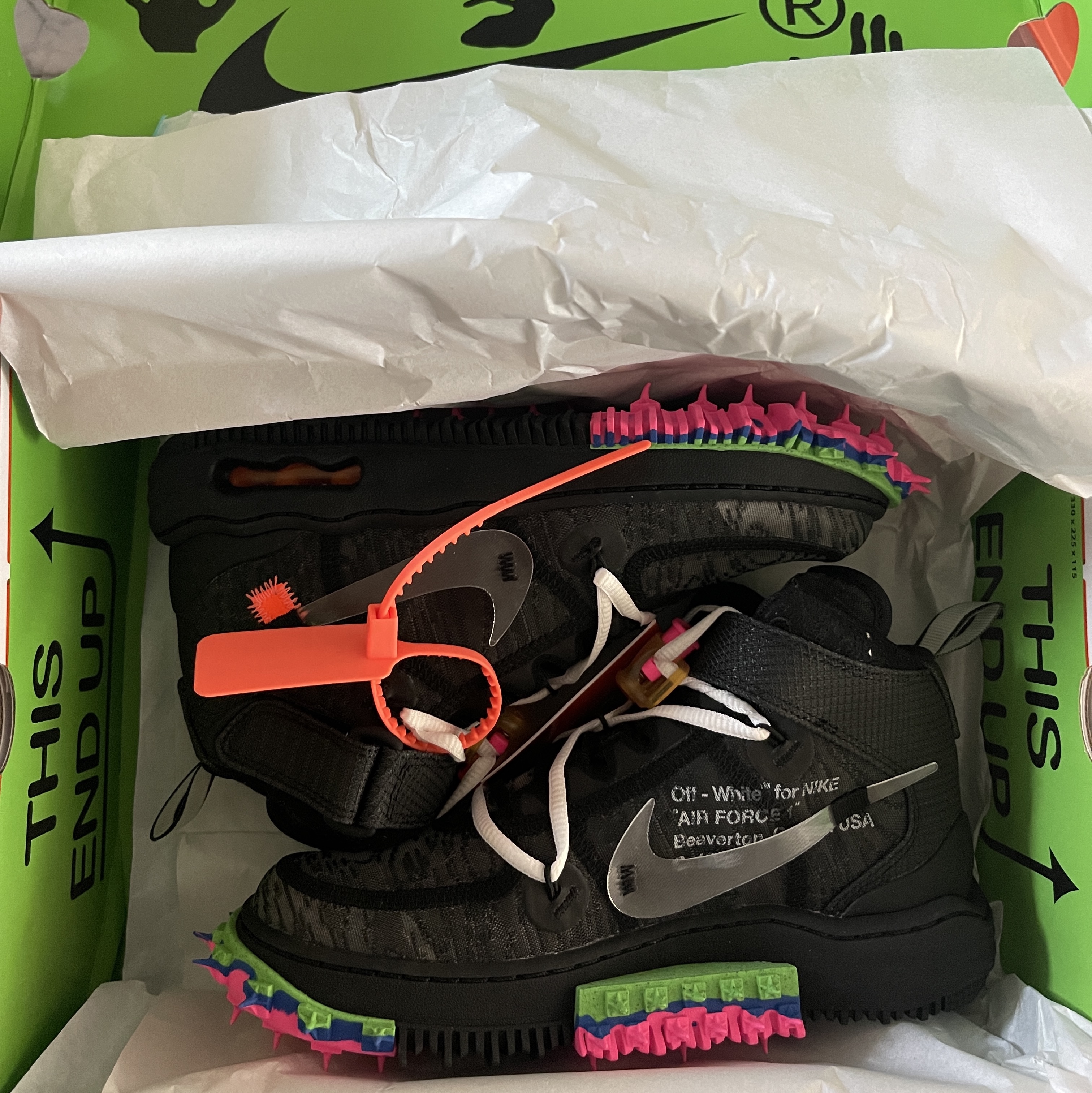 Nike x Off-White Air Force 1 Mid SP Black 착용 스타일 - 1