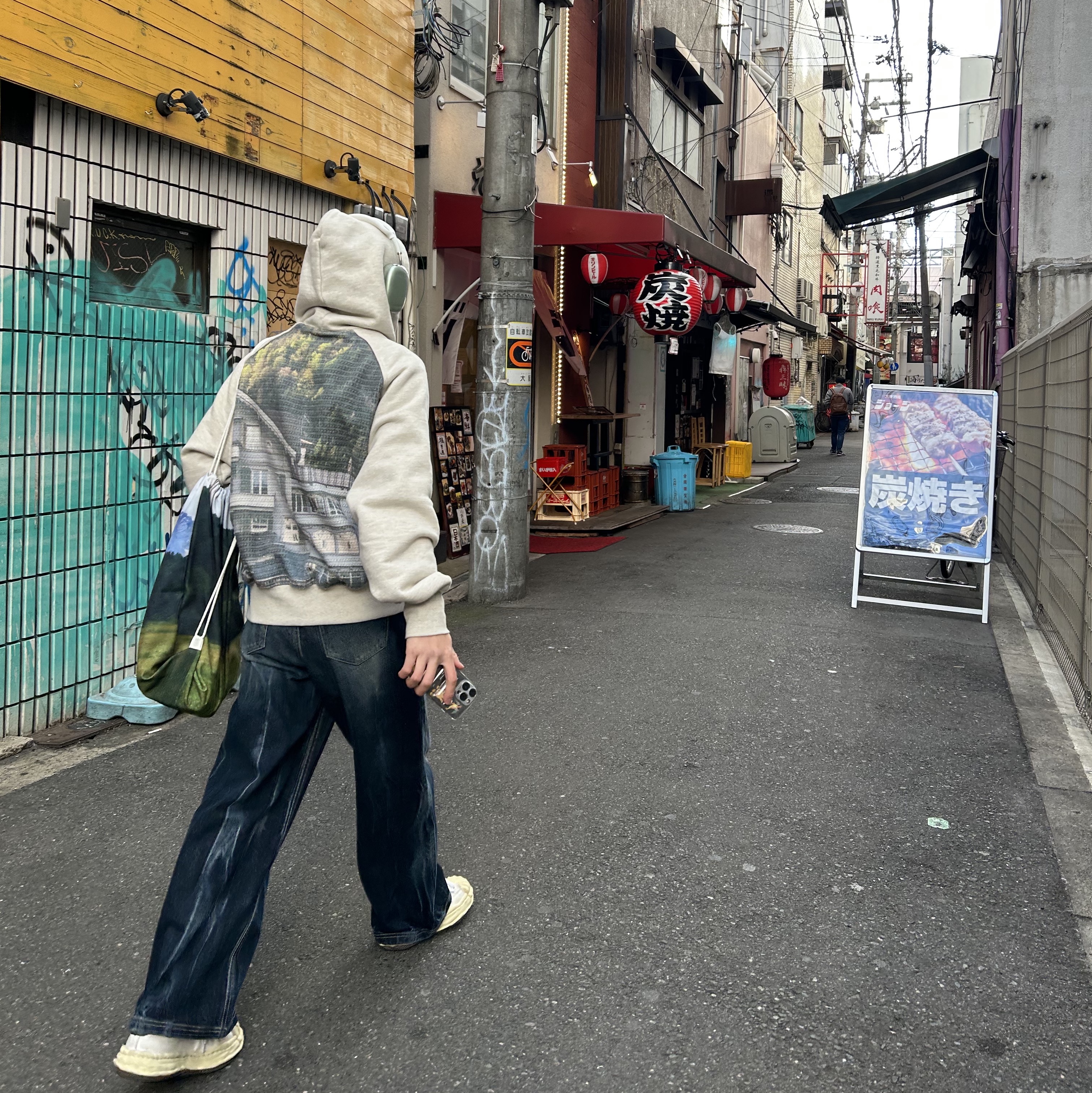Maison Mihara Yasuhiro Blakey VL OG Sole Leather Low-top Sneakers White, Apple AirPods Max Lightning Green (Korean Ver.) 착용 스타일 - 4