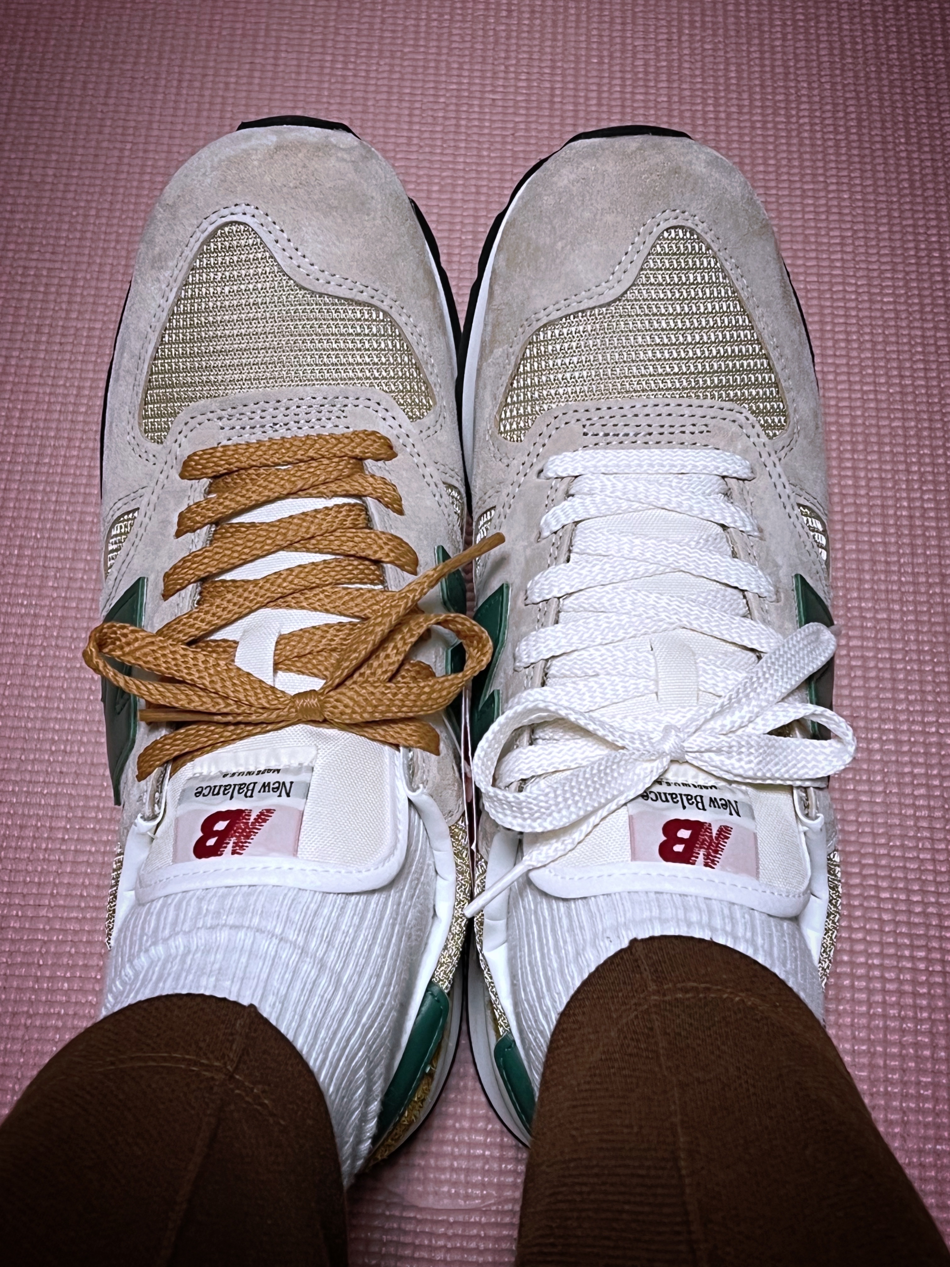 New Balance 990v1 Tan Green 착용 스타일 - 5