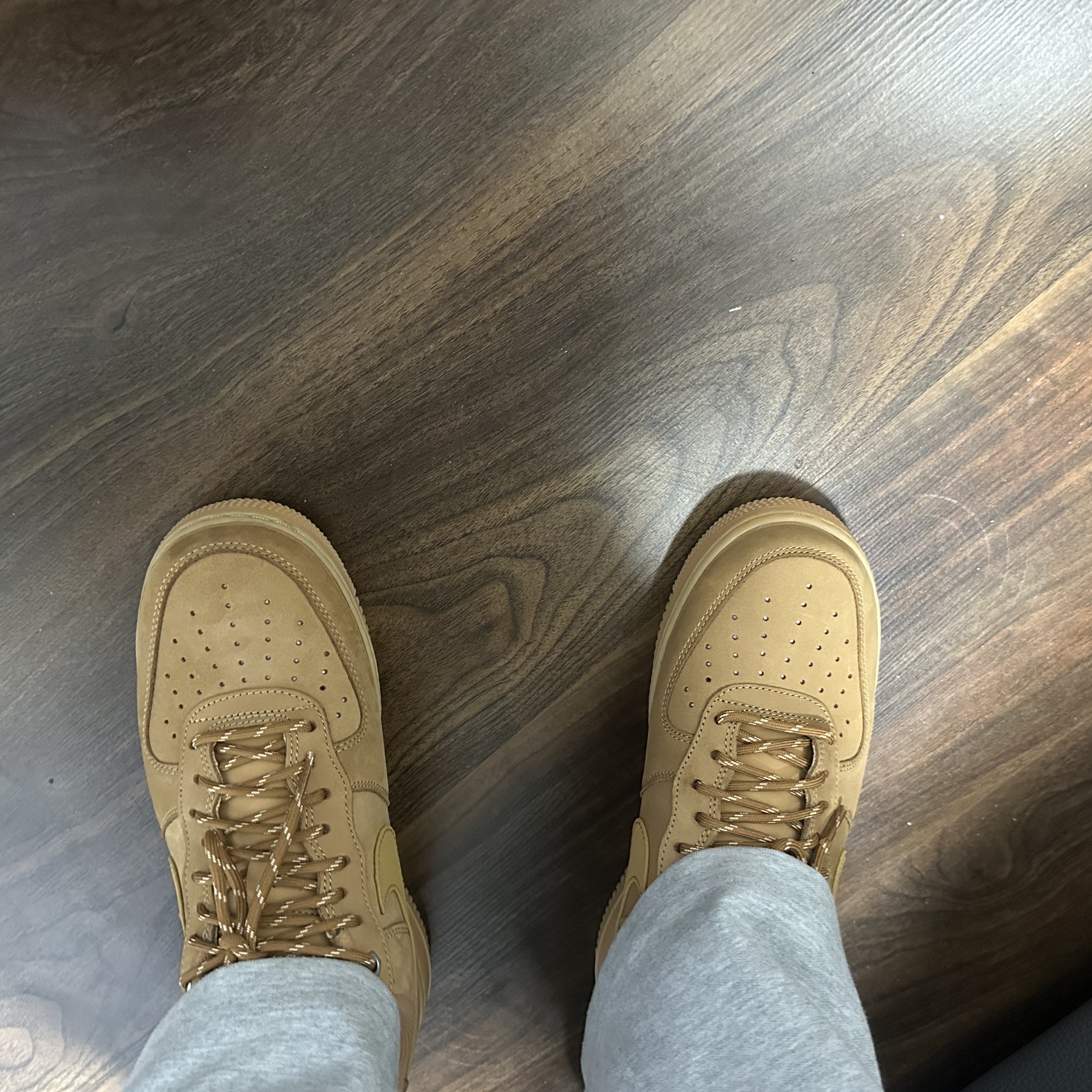Nike Air Force 1 '07 WB Flax 착용 스타일