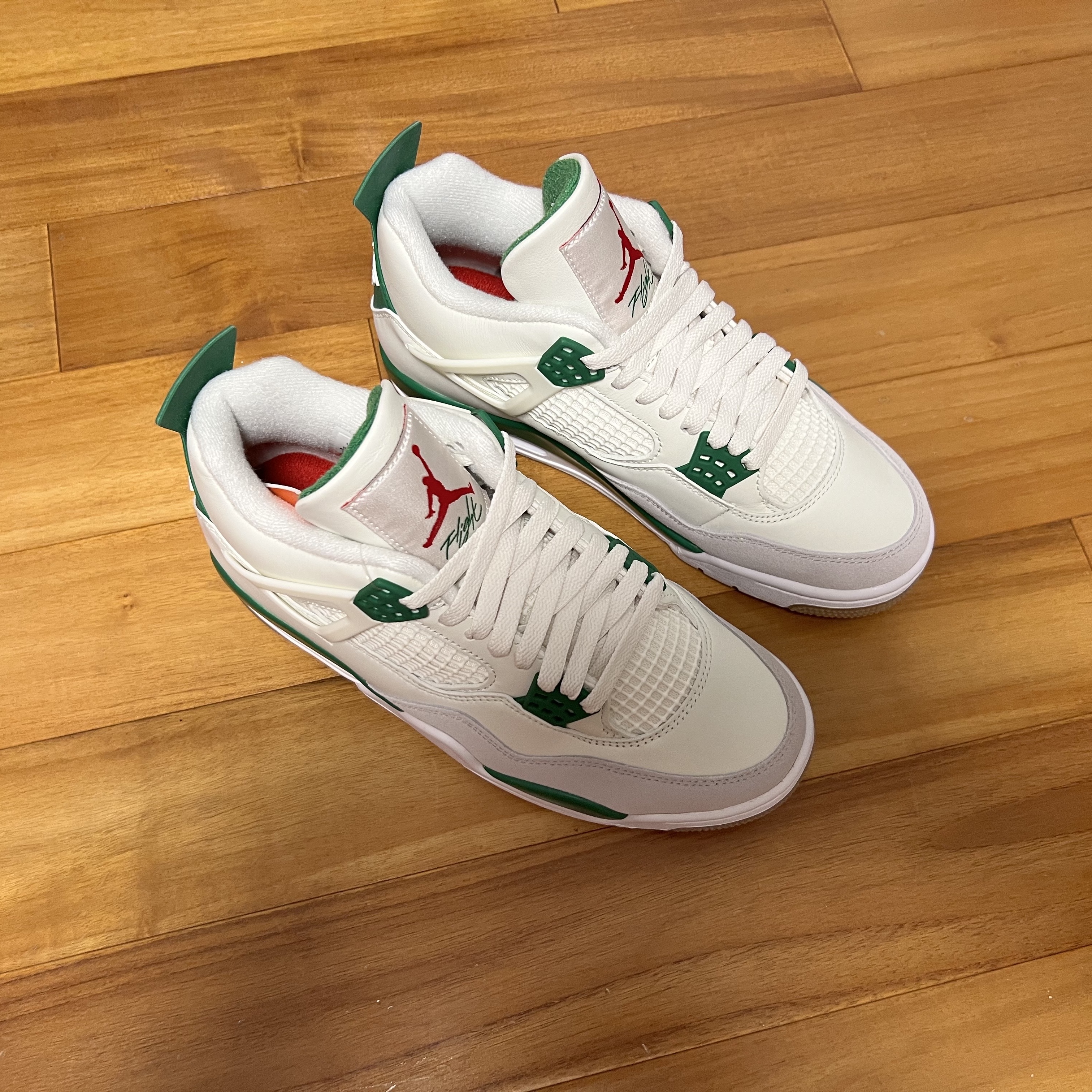 Jordan 4 x Nike SB Retro SP Pine Green 착용 스타일