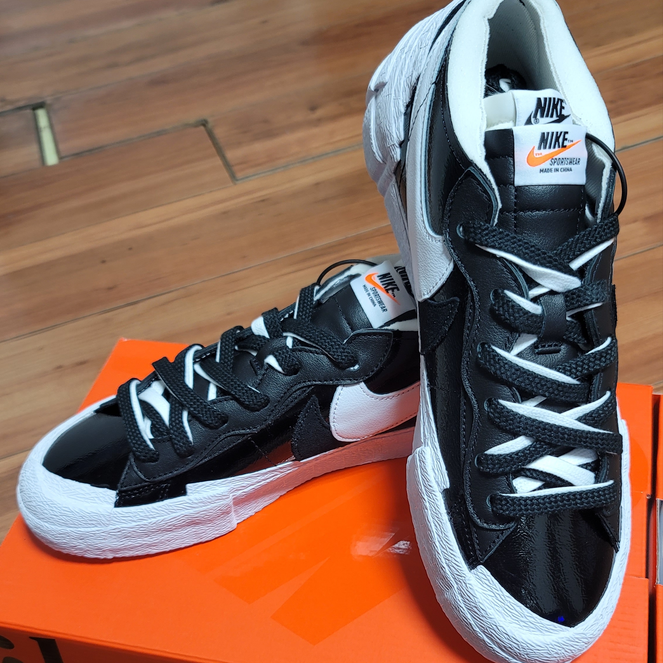 Nike x Sacai Blazer Low Black Patent Leather 착용 스타일