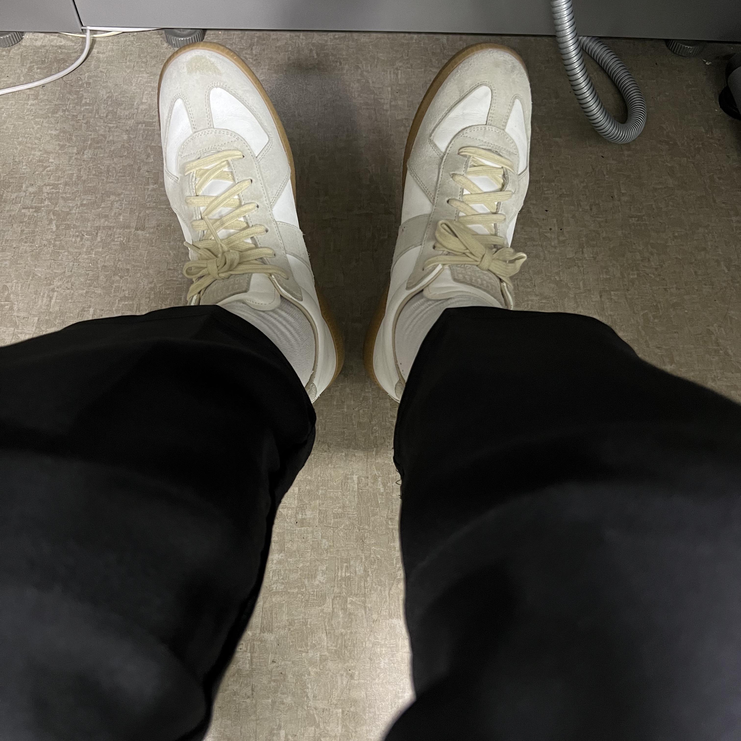 Maison Margiela Calfskin Replica Sneakers 착용 스타일