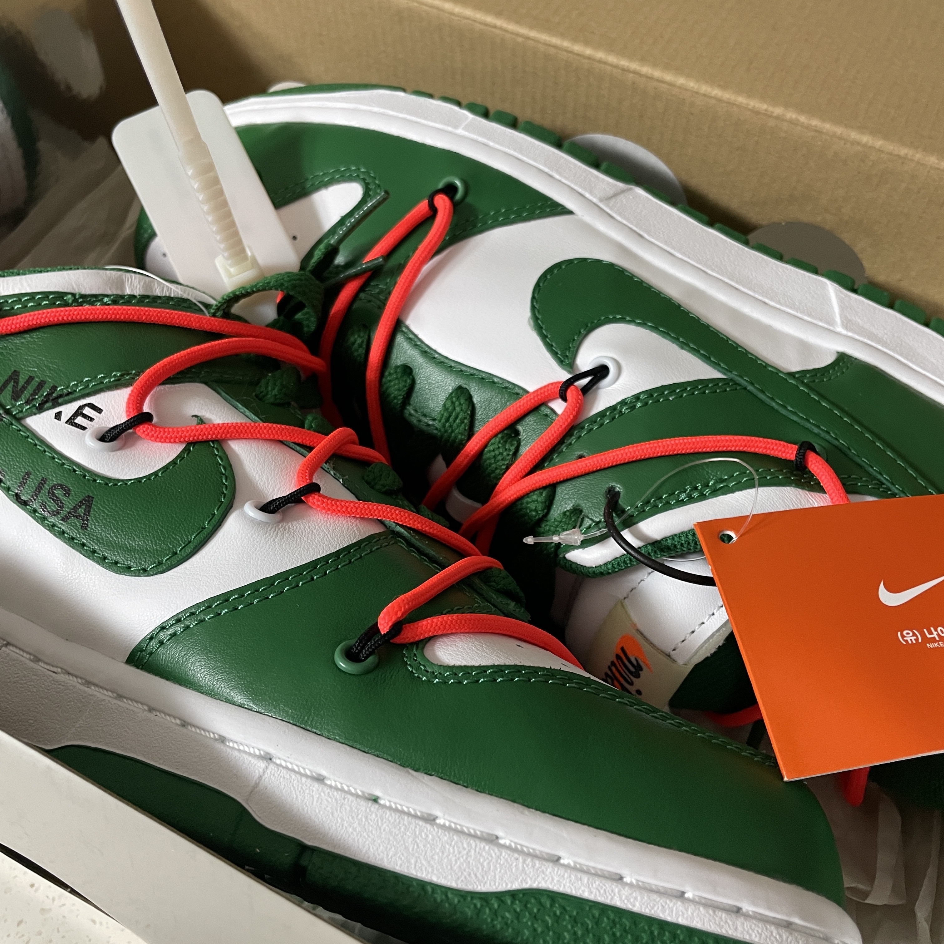 Nike x Off-White Dunk Low Pine Green 착용 스타일