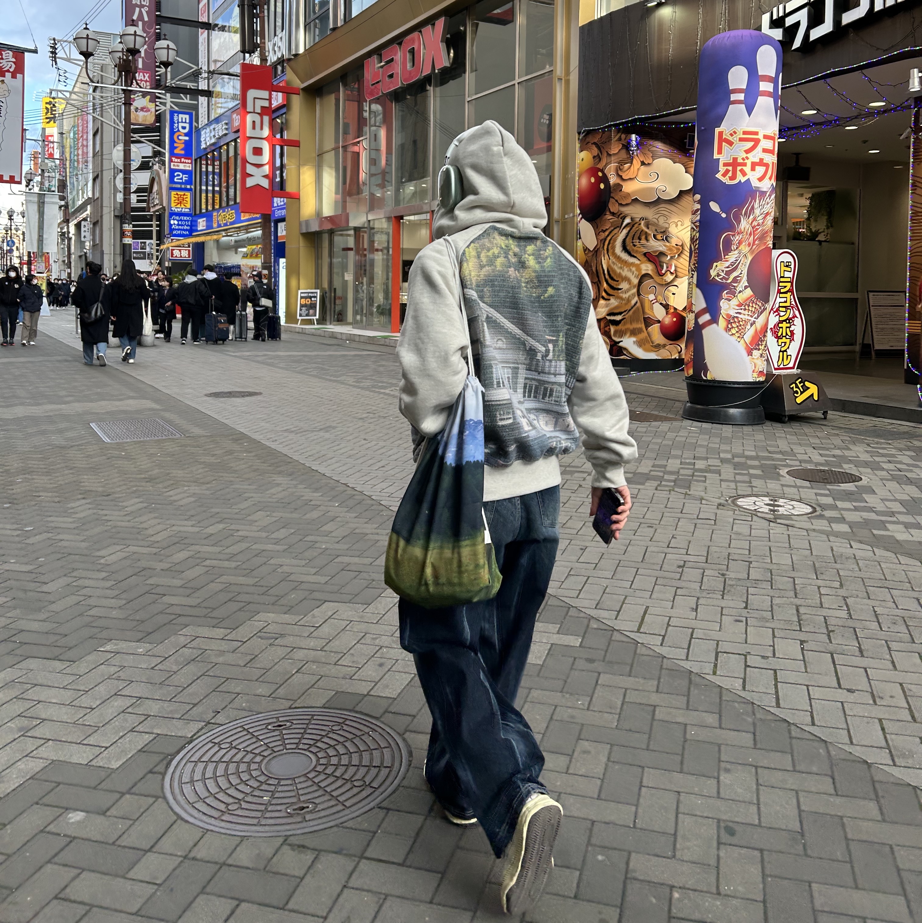 Maison Mihara Yasuhiro Blakey VL OG Sole Leather Low-top Sneakers White, Apple AirPods Max Lightning Green (Korean Ver.) 착용 스타일 - 3