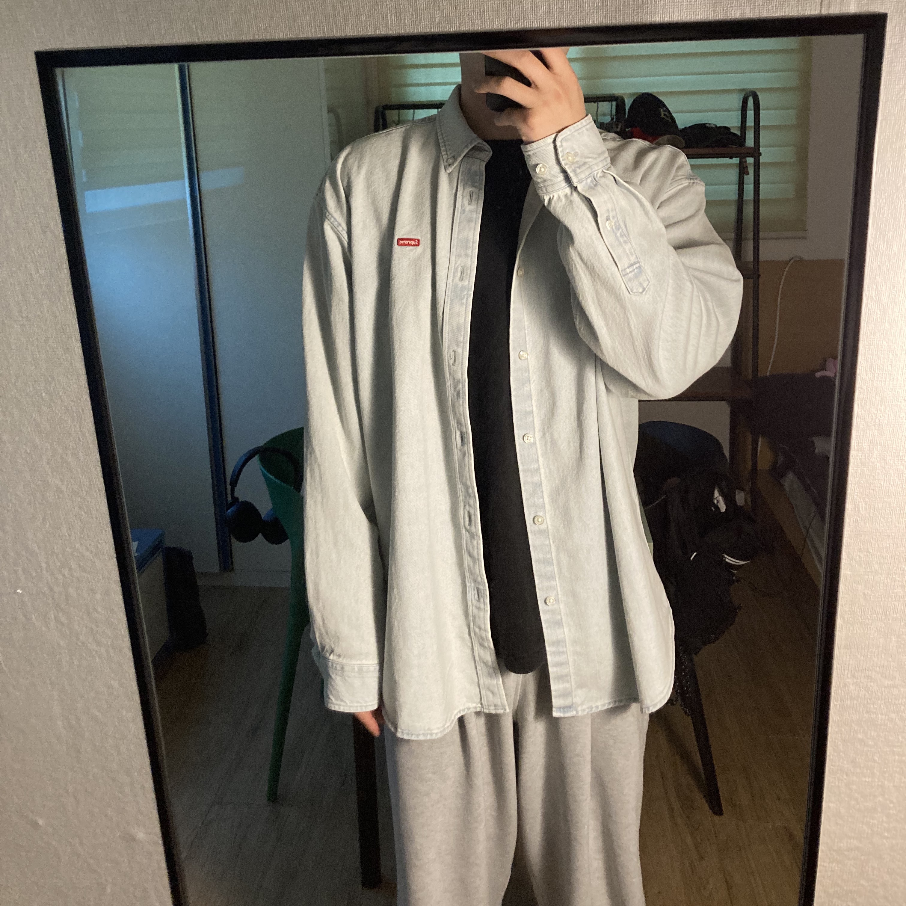 Supreme Small Box Shirt Denim - 23SS 착용 스타일 - 1