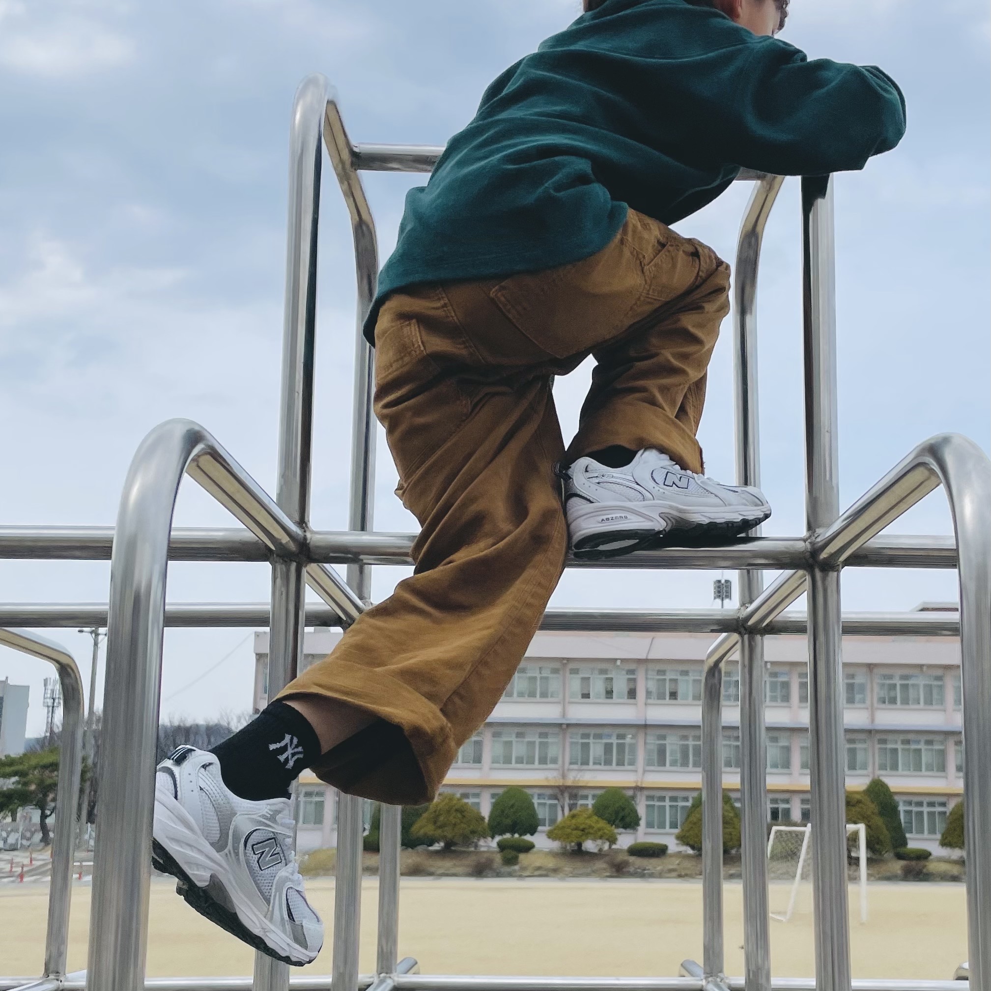 New Balance 530 White 착용 스타일 - 1