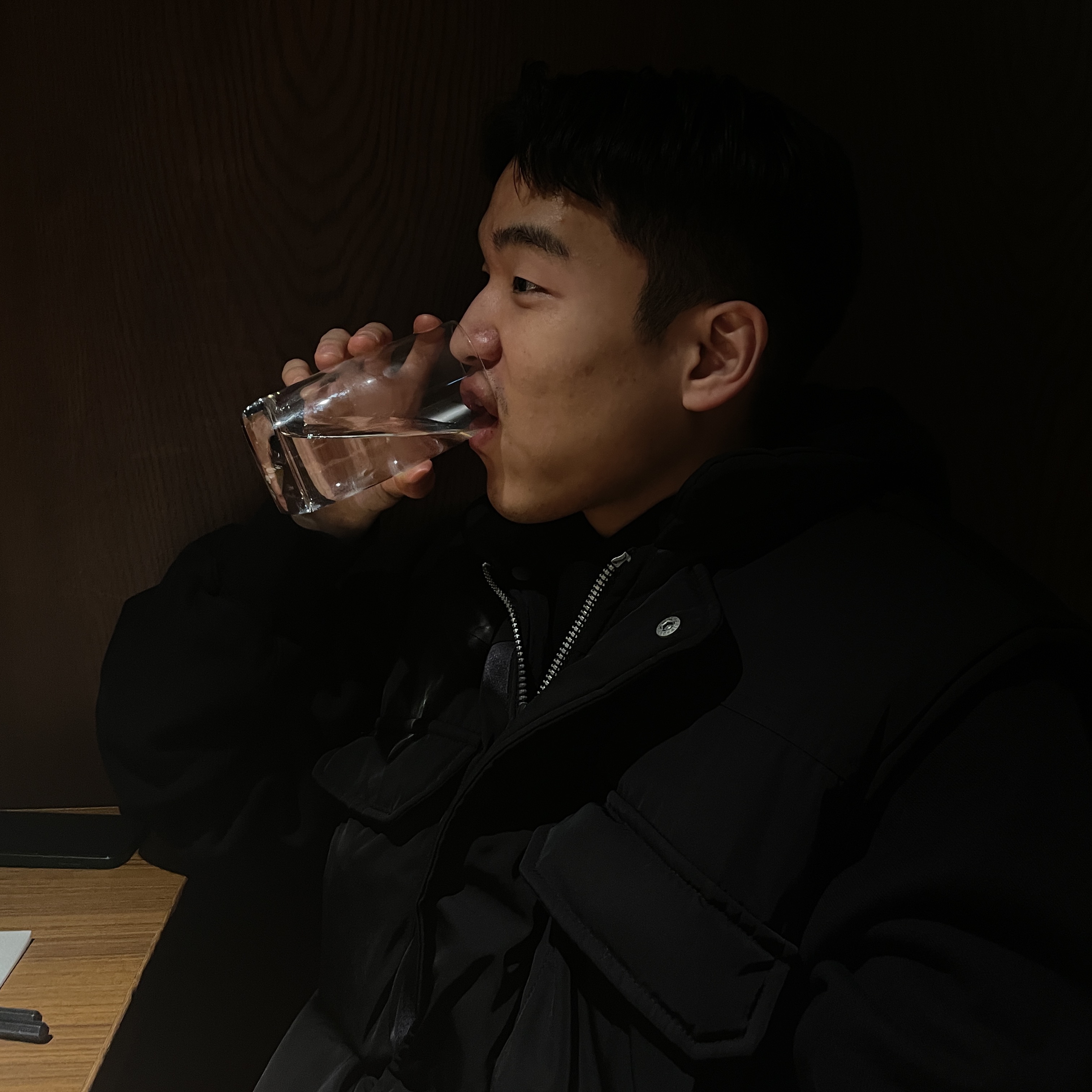 Our Legacy Papillon Vest Black Drape Tech, Our Legacy Third Cut Slash Denim Black 착용 스타일 - 1