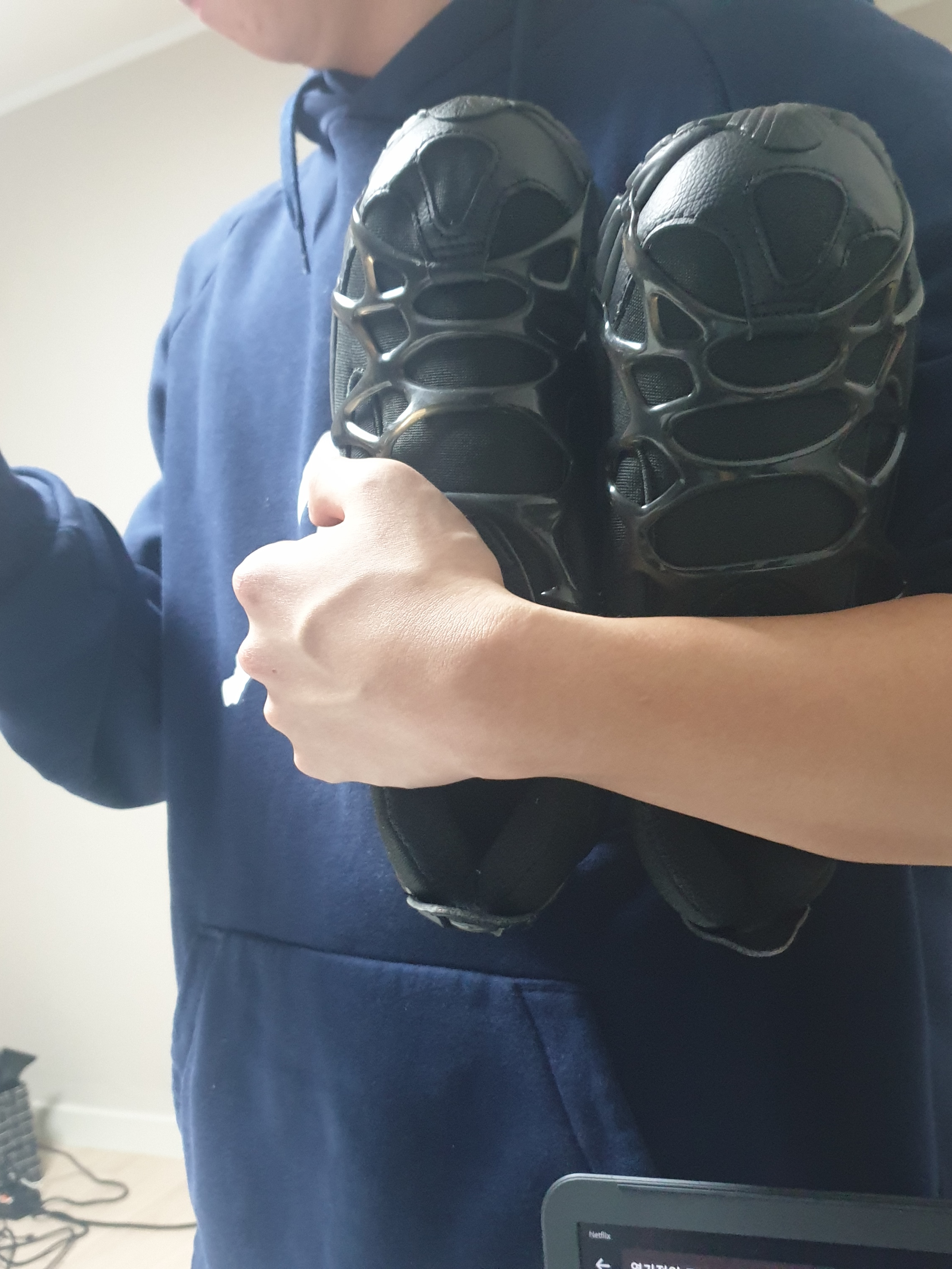 Nike Air Kukini Triple Black 착용 스타일