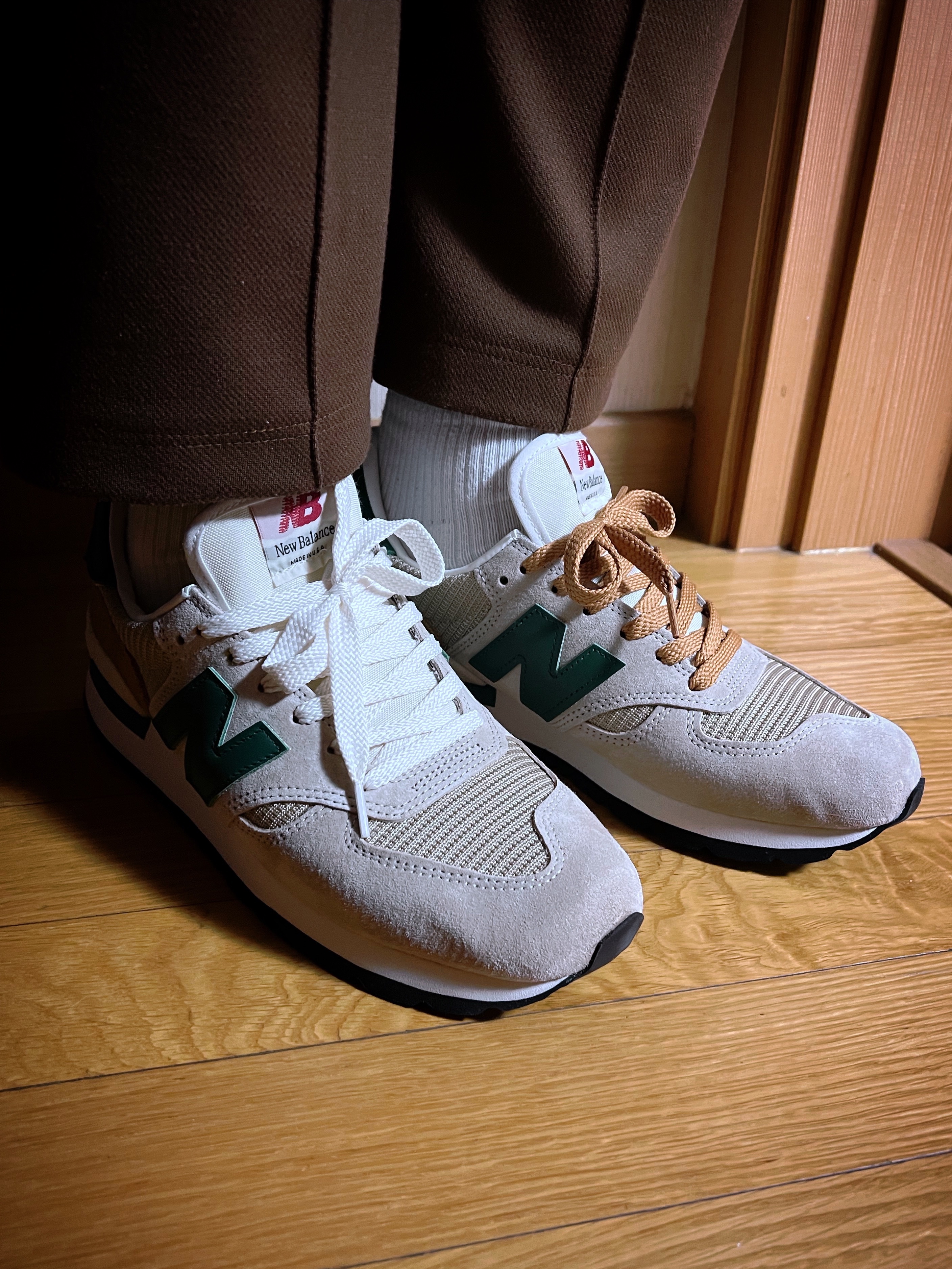 New Balance 990v1 Tan Green 착용 스타일 - 4