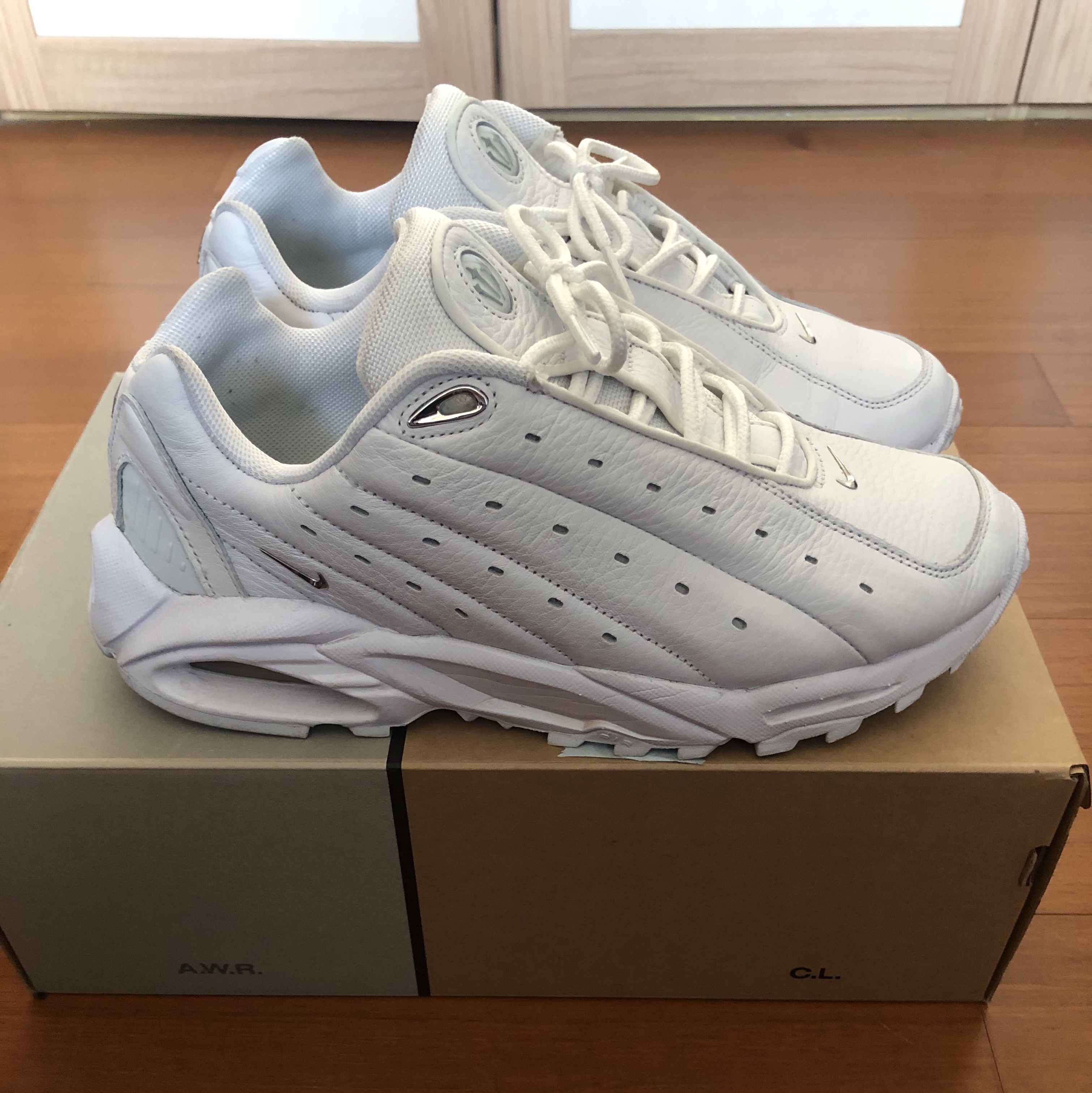 Nike x Drake Nocta Hot Step Air Terra Triple White 착용 스타일 - 2