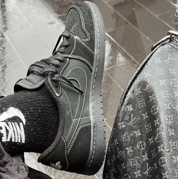 (PS) Jordan 1 x Travis Scott Retro Low OG SP Black Phantom 착용 스타일