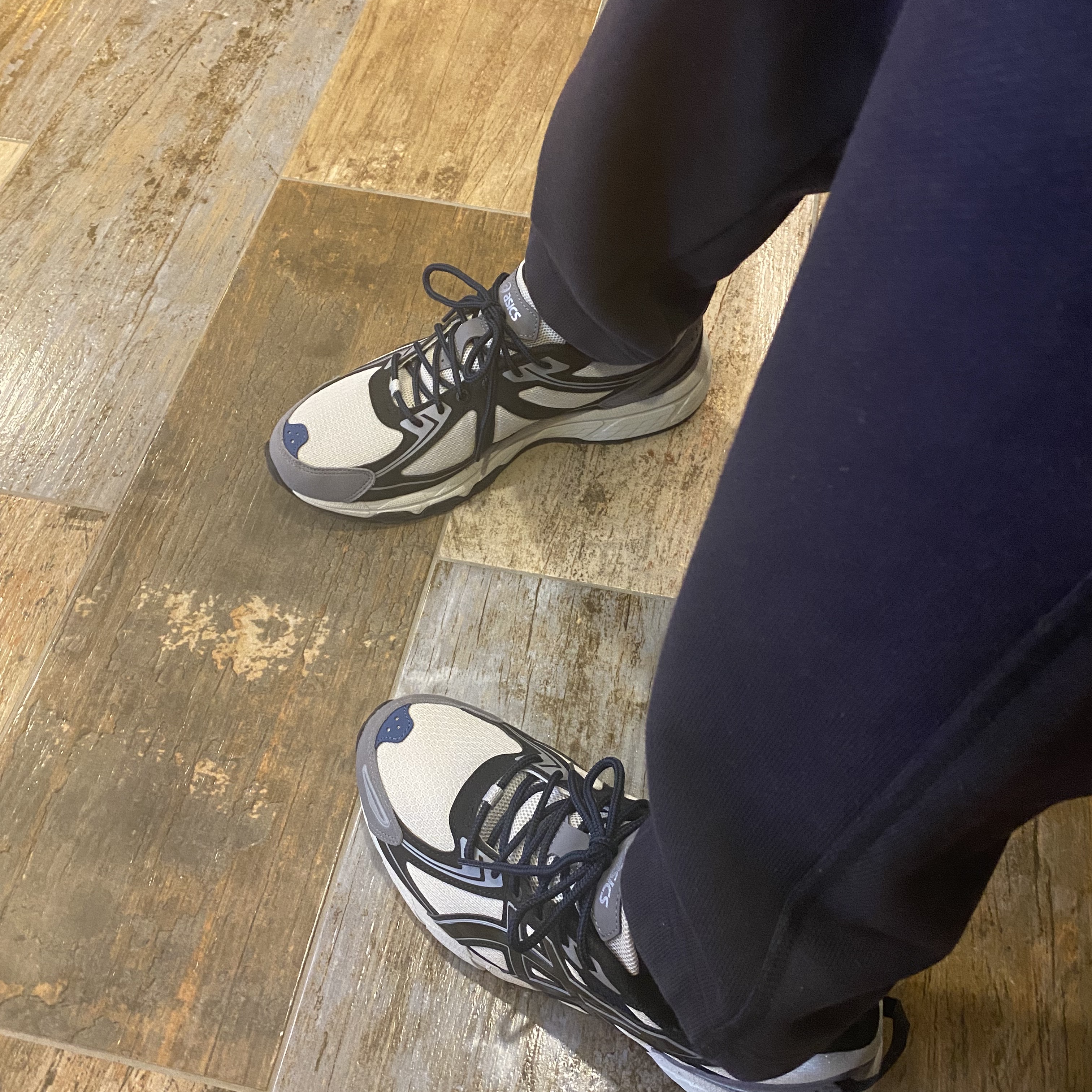Asics Gel-Venture 6 SPS Glacier Grey 착용 스타일